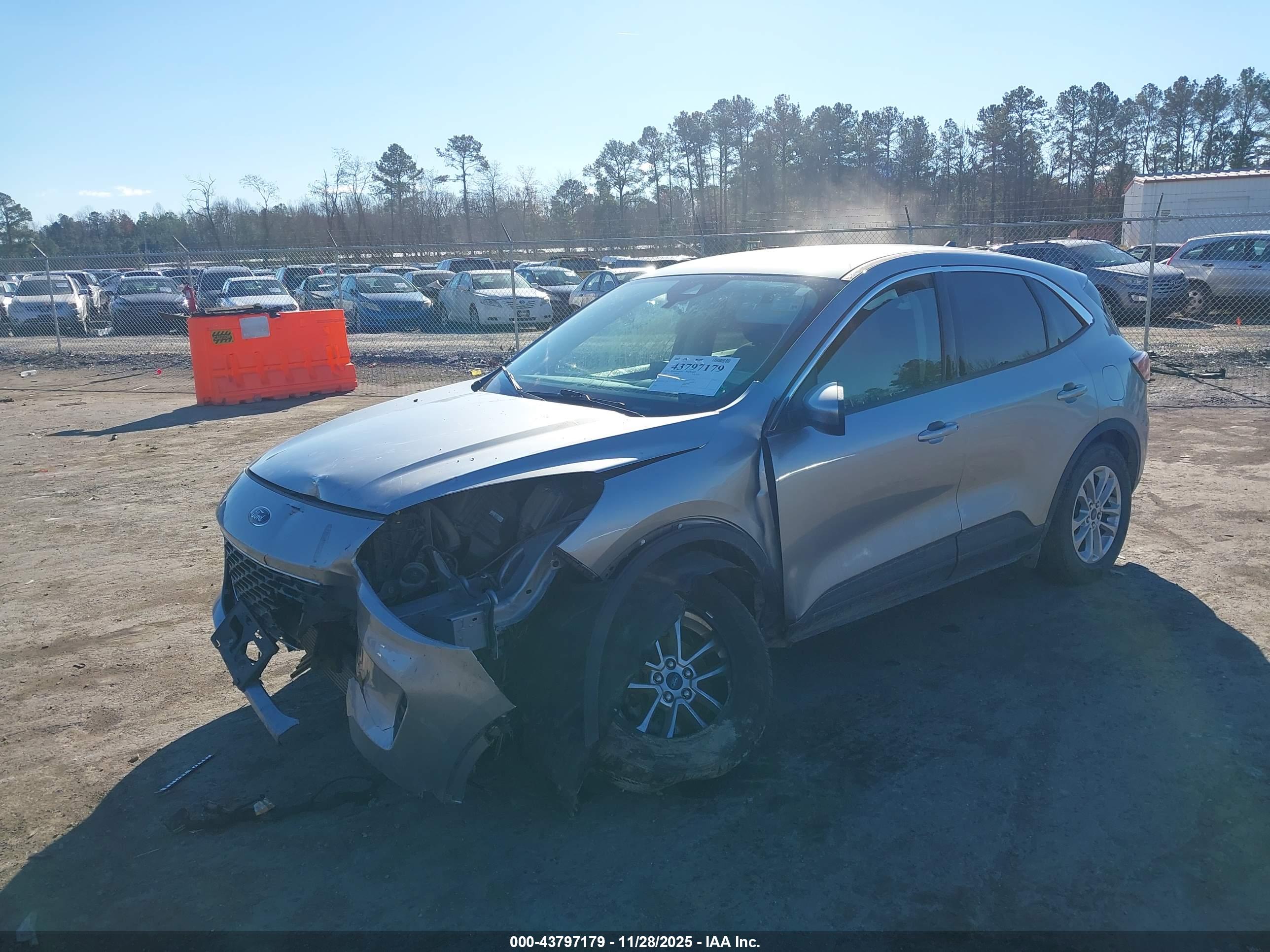 FORD ESCAPE image 2