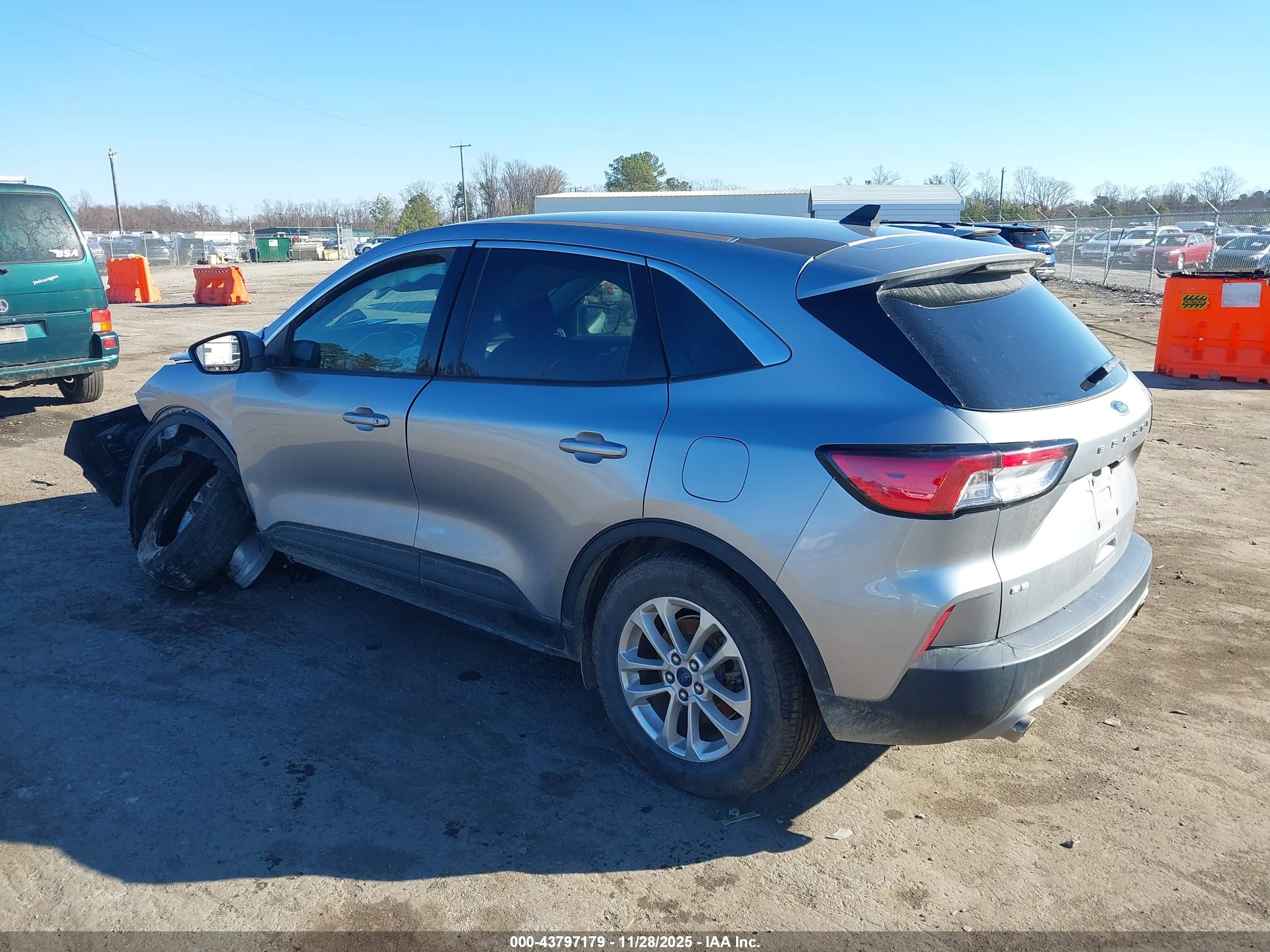 FORD ESCAPE image 3