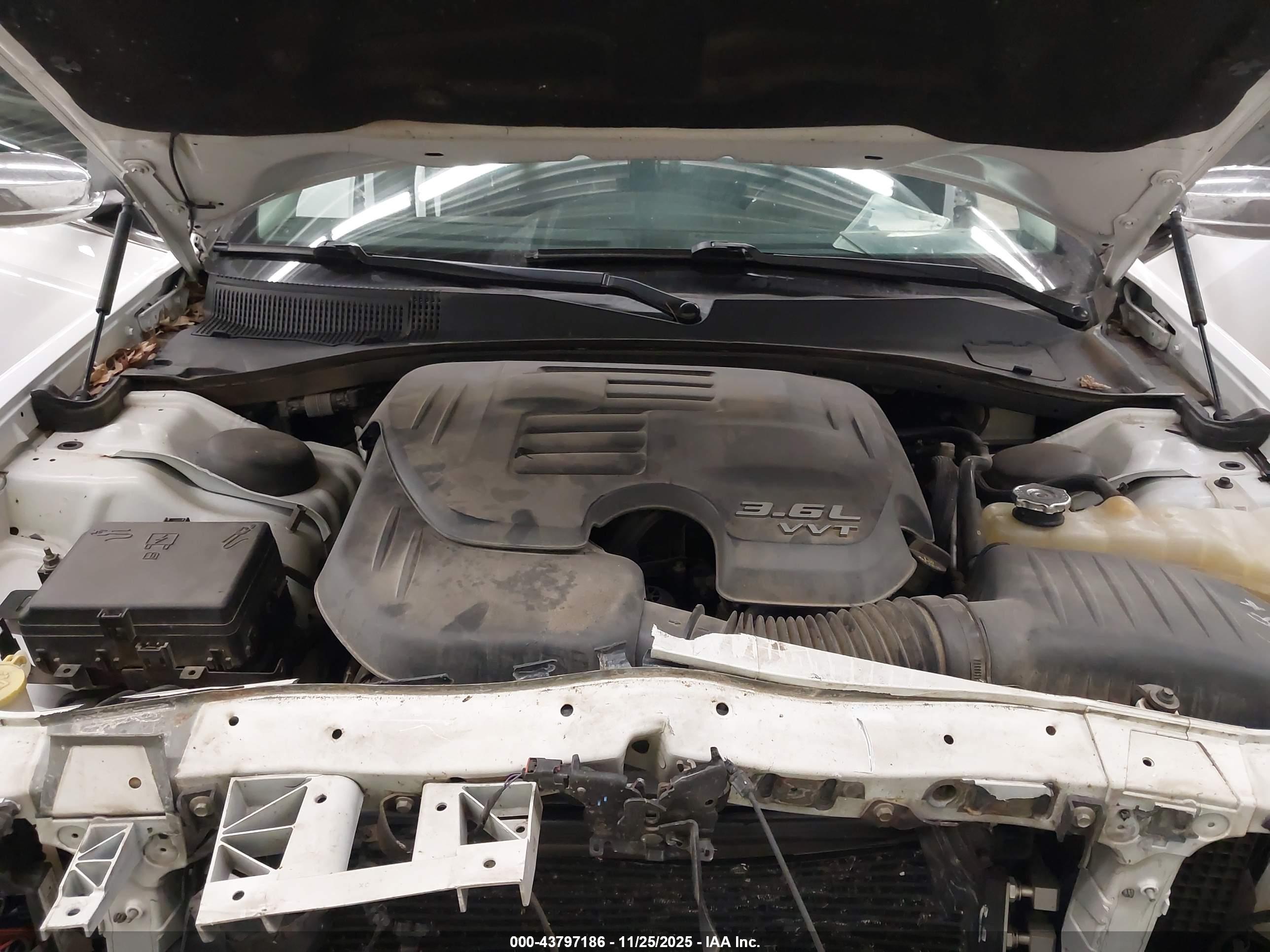 CHRYSLER 300C image 10