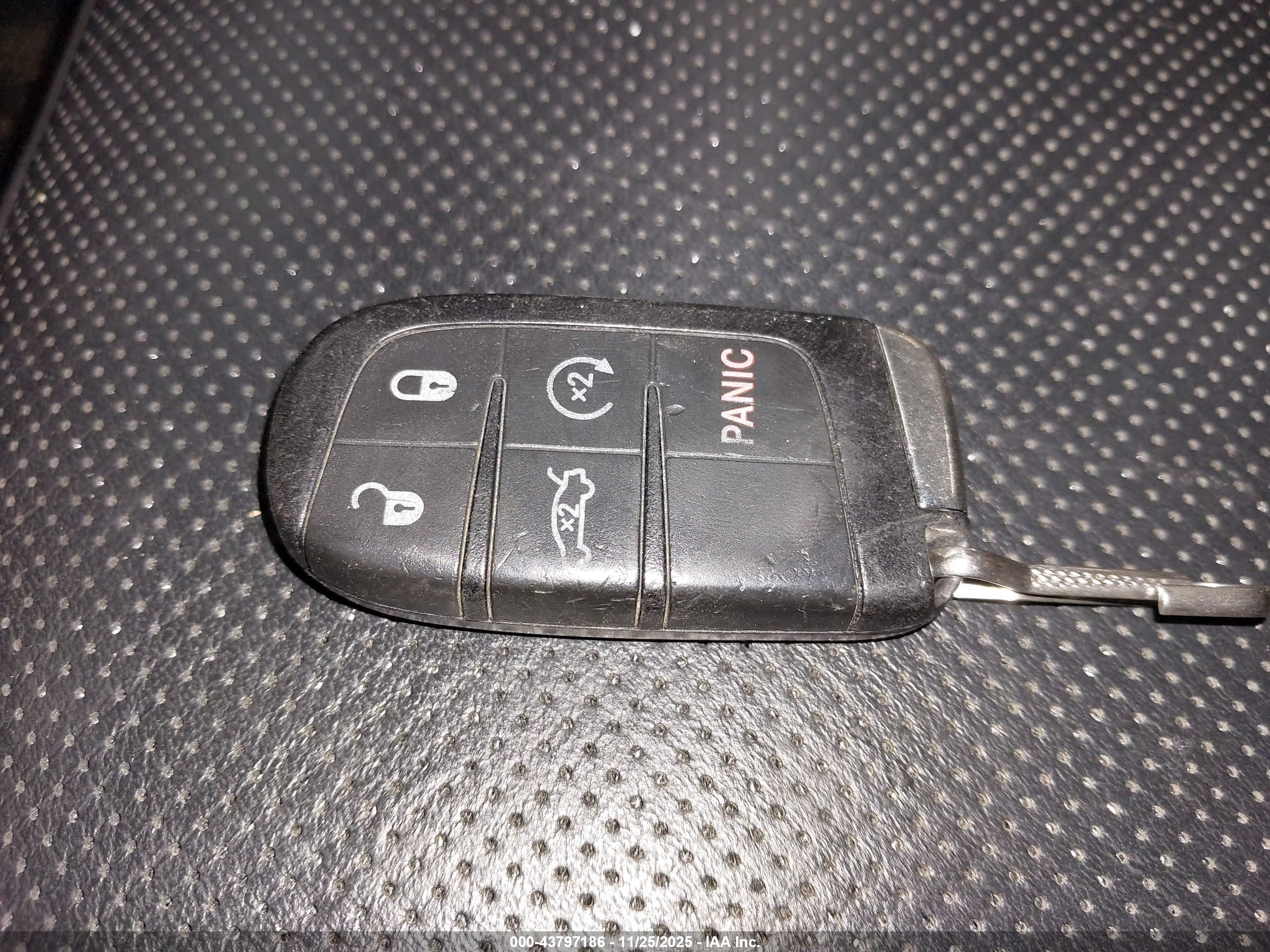 CHRYSLER 300C image 11