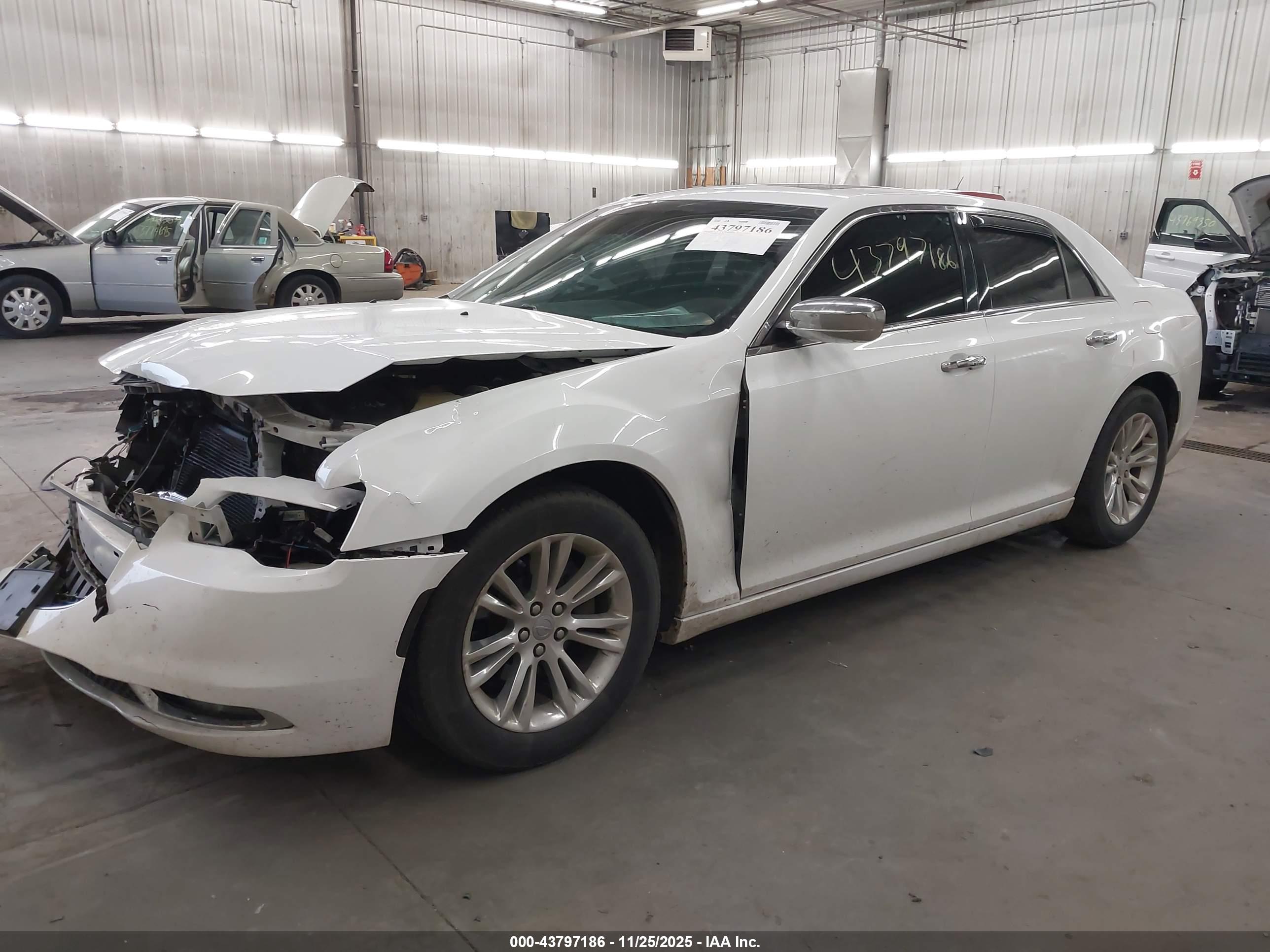 CHRYSLER 300C image 2
