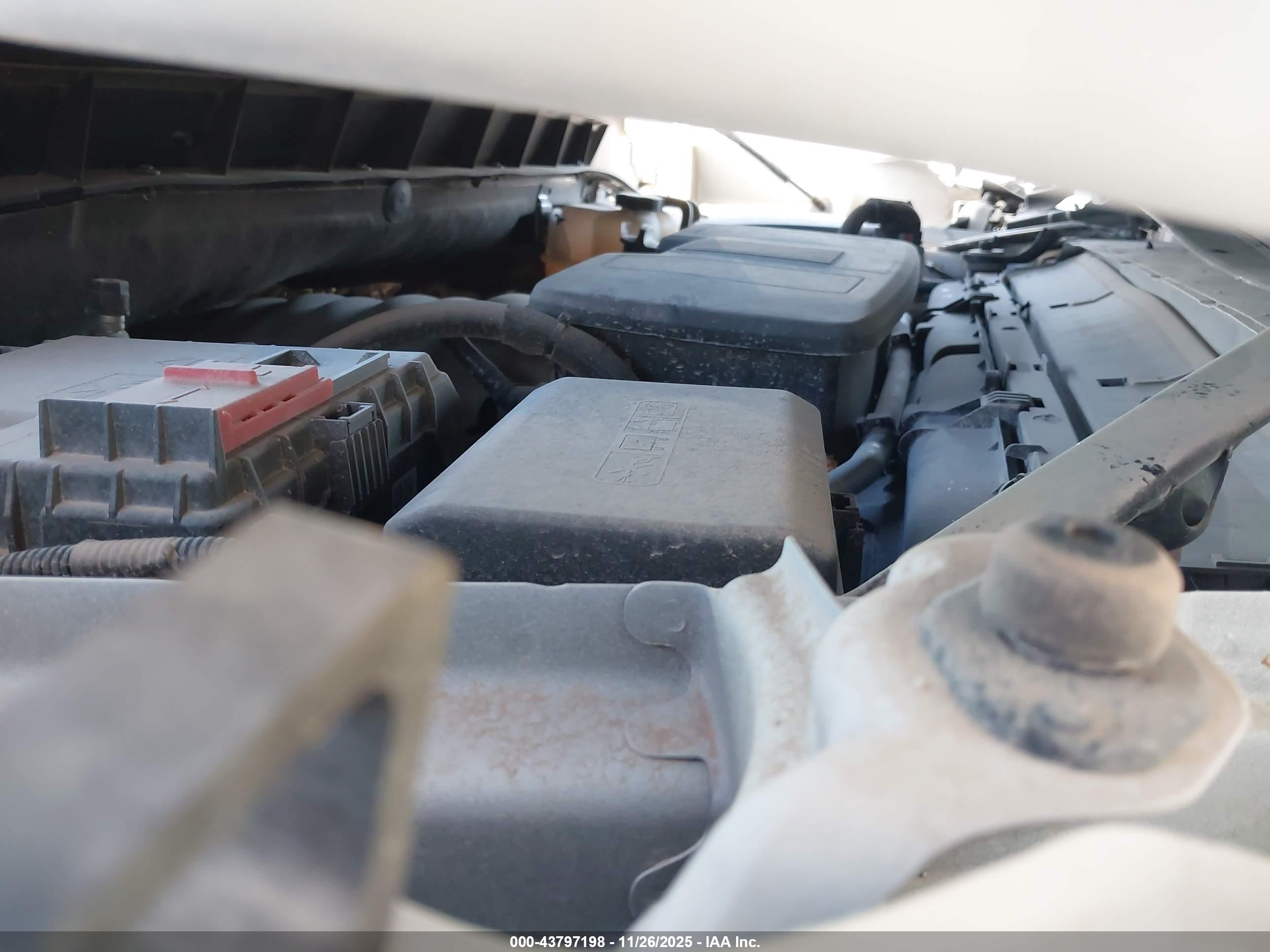 CHEVROLET SILVERADO image 10