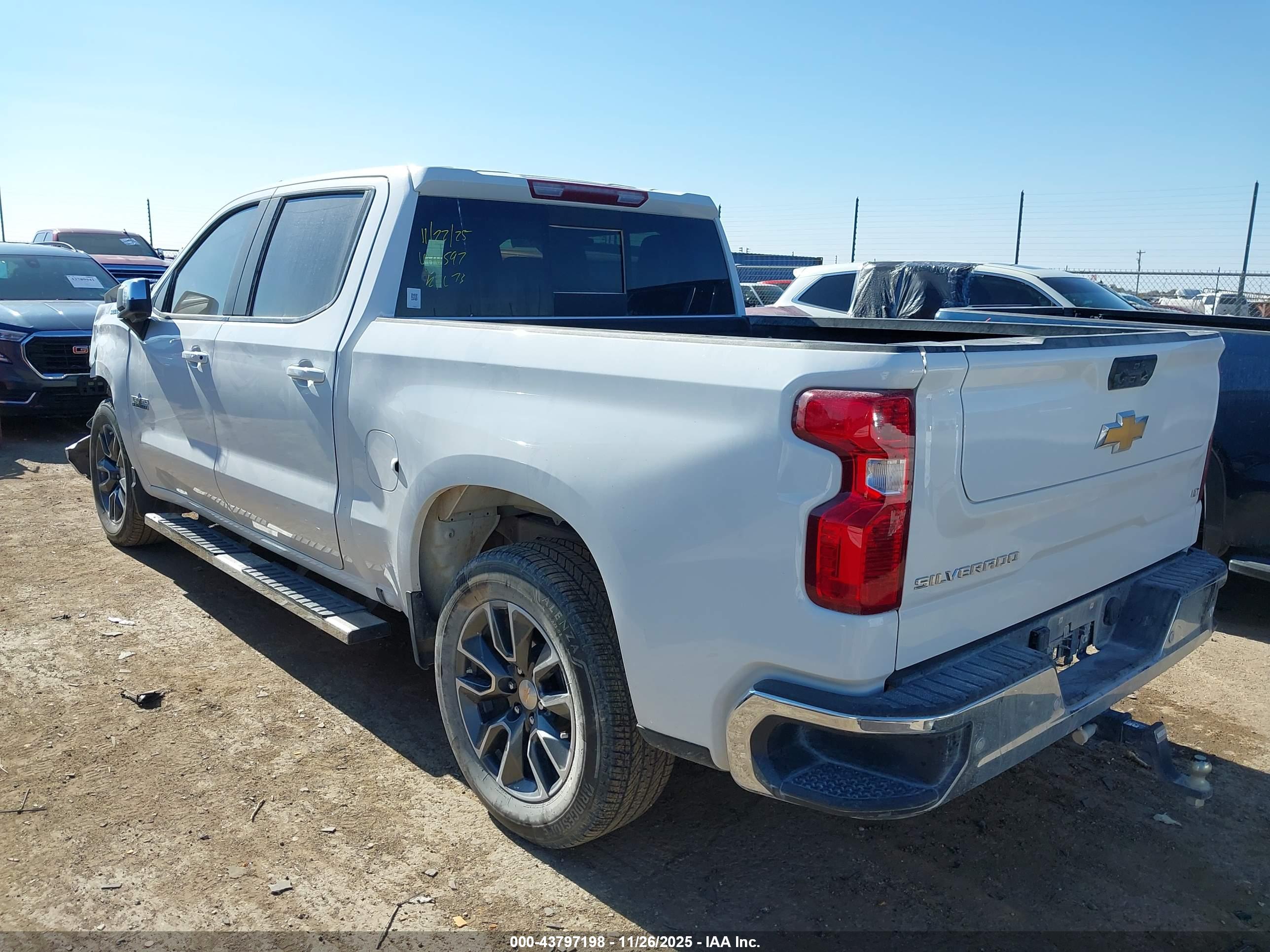 CHEVROLET SILVERADO image 3