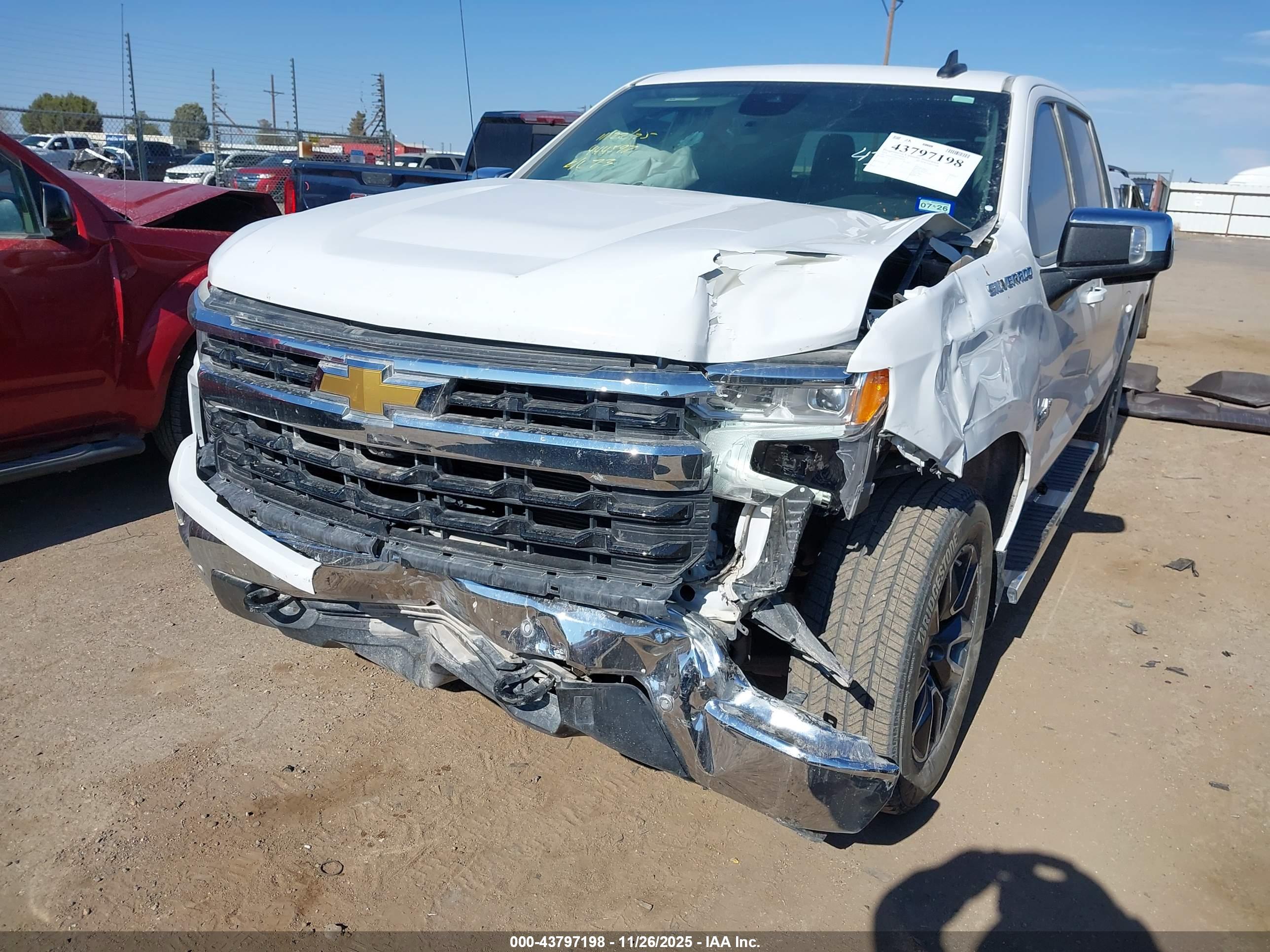 CHEVROLET SILVERADO image 6