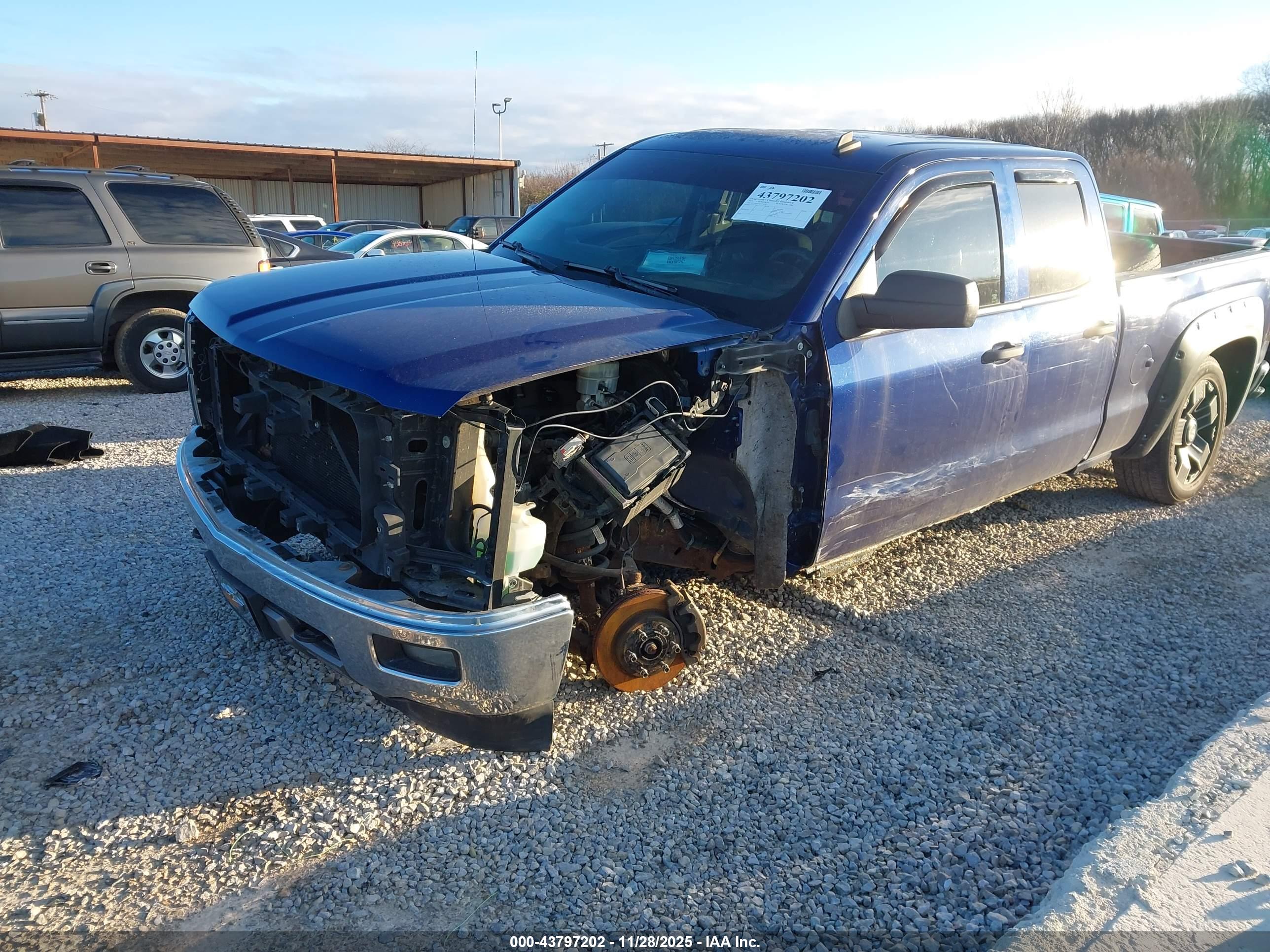 CHEVROLET SILVERADO image 2