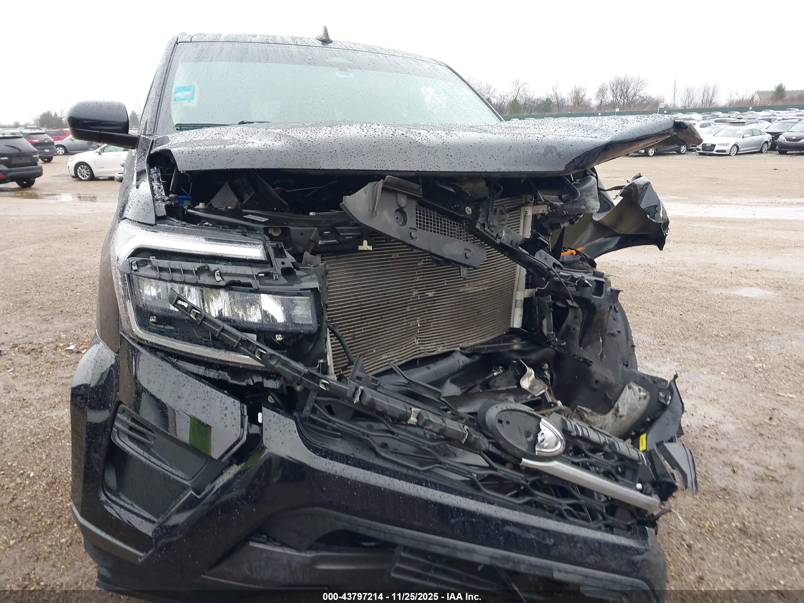 FORD EXPEDITION image 6