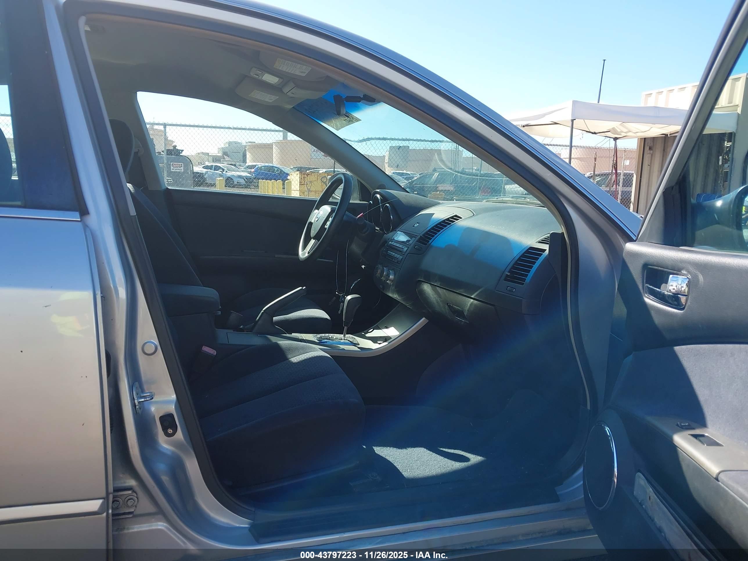 NISSAN ALTIMA image 5