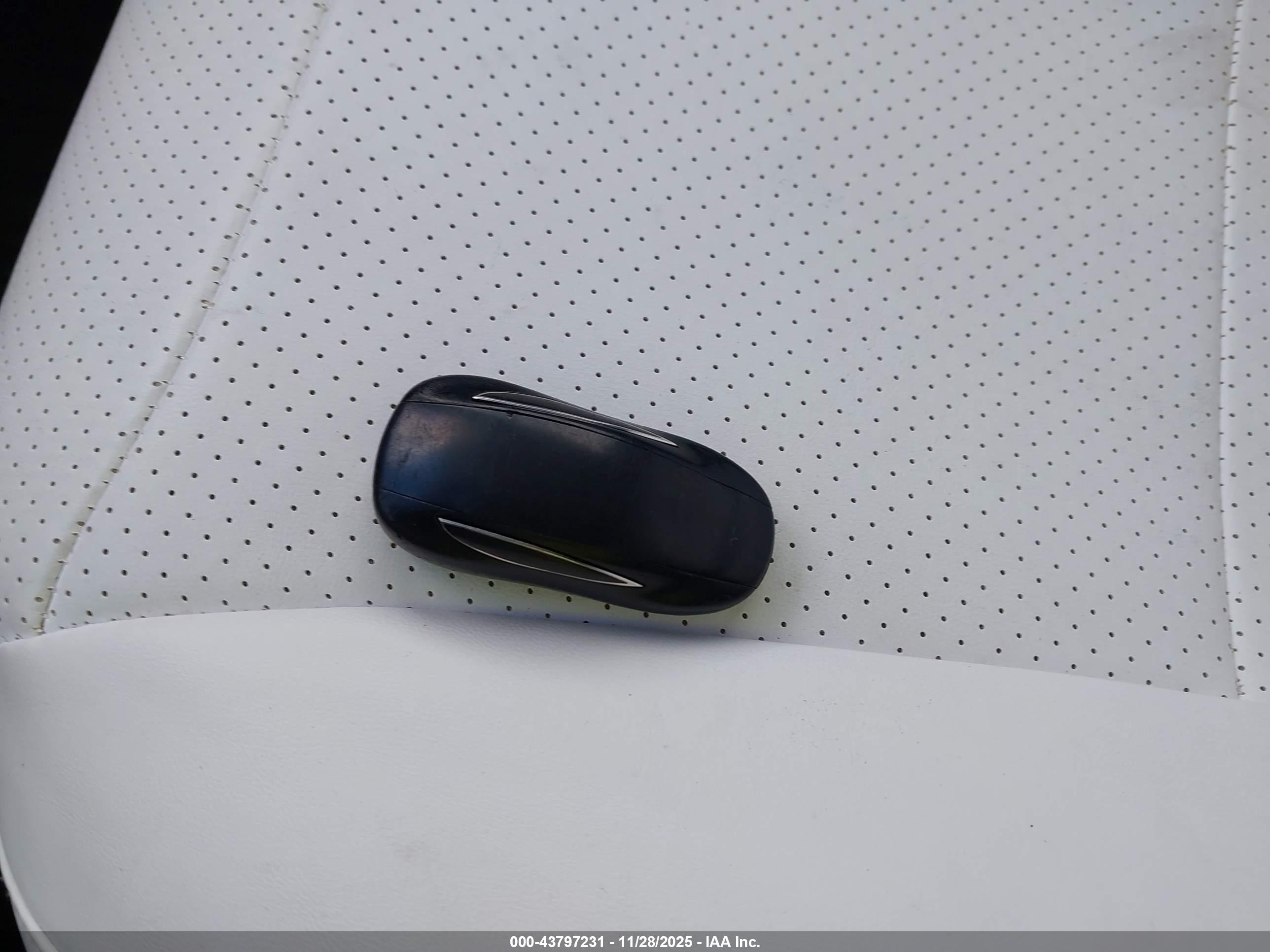 TESLA MODEL image 11