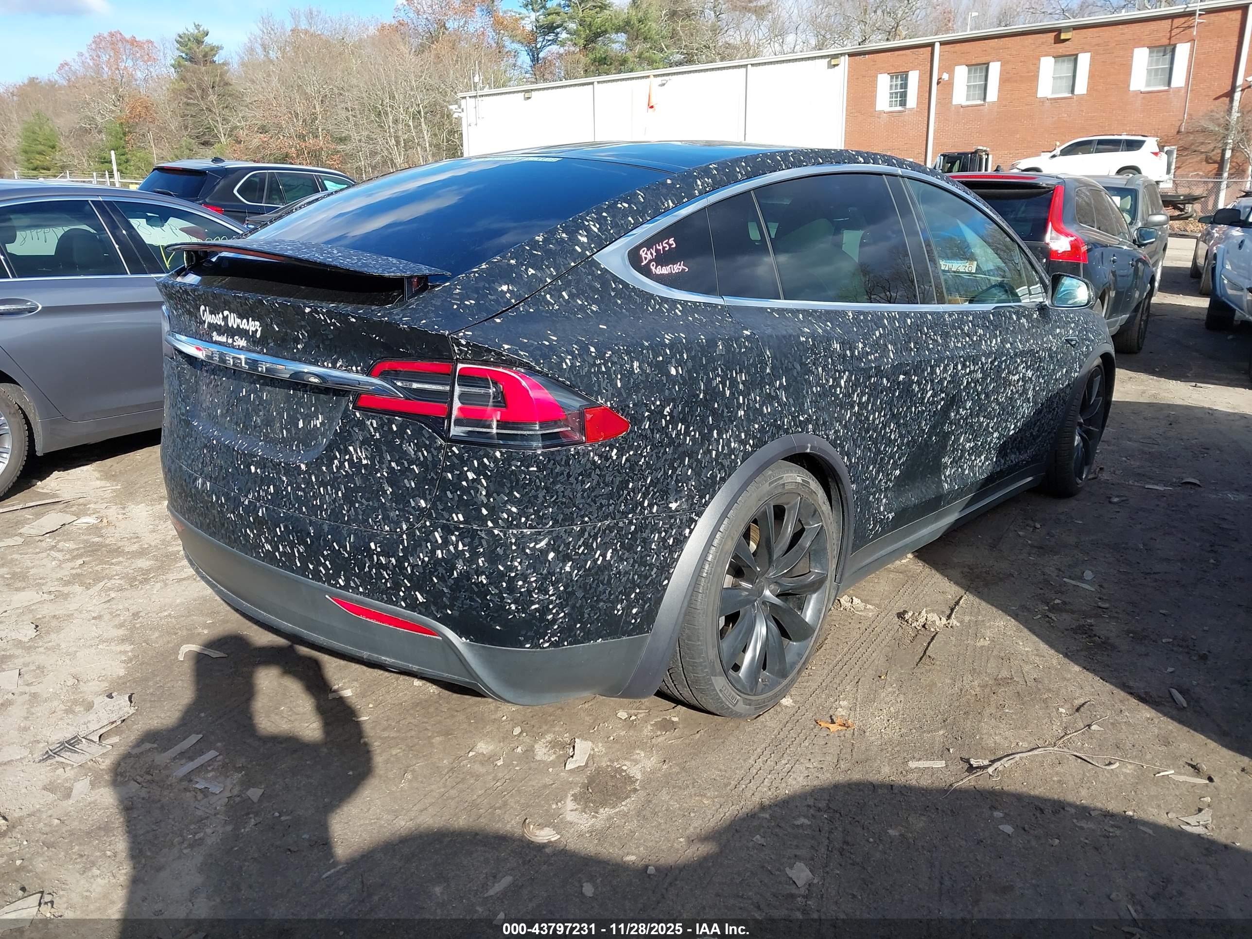 TESLA MODEL image 4