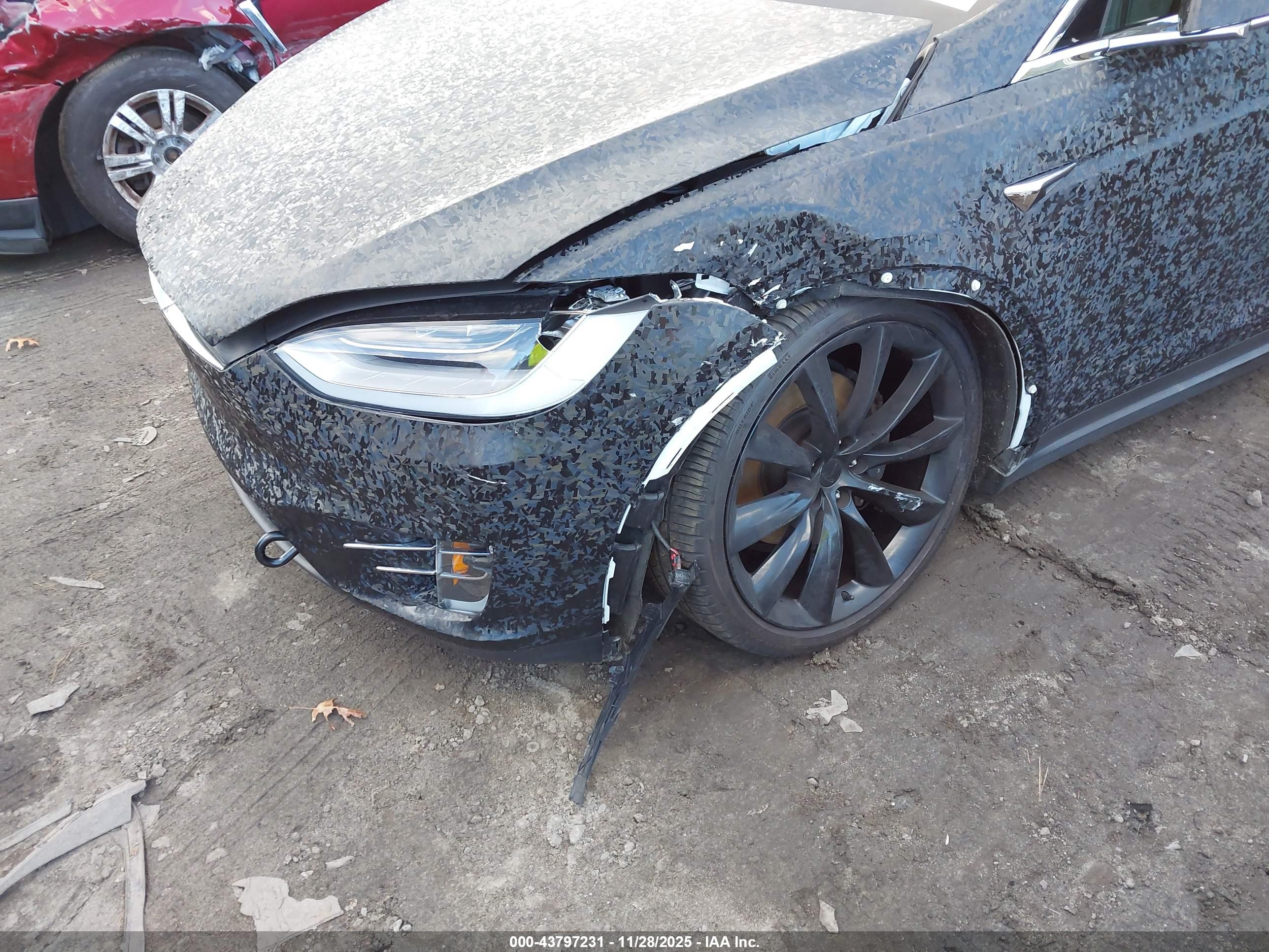 TESLA MODEL image 6