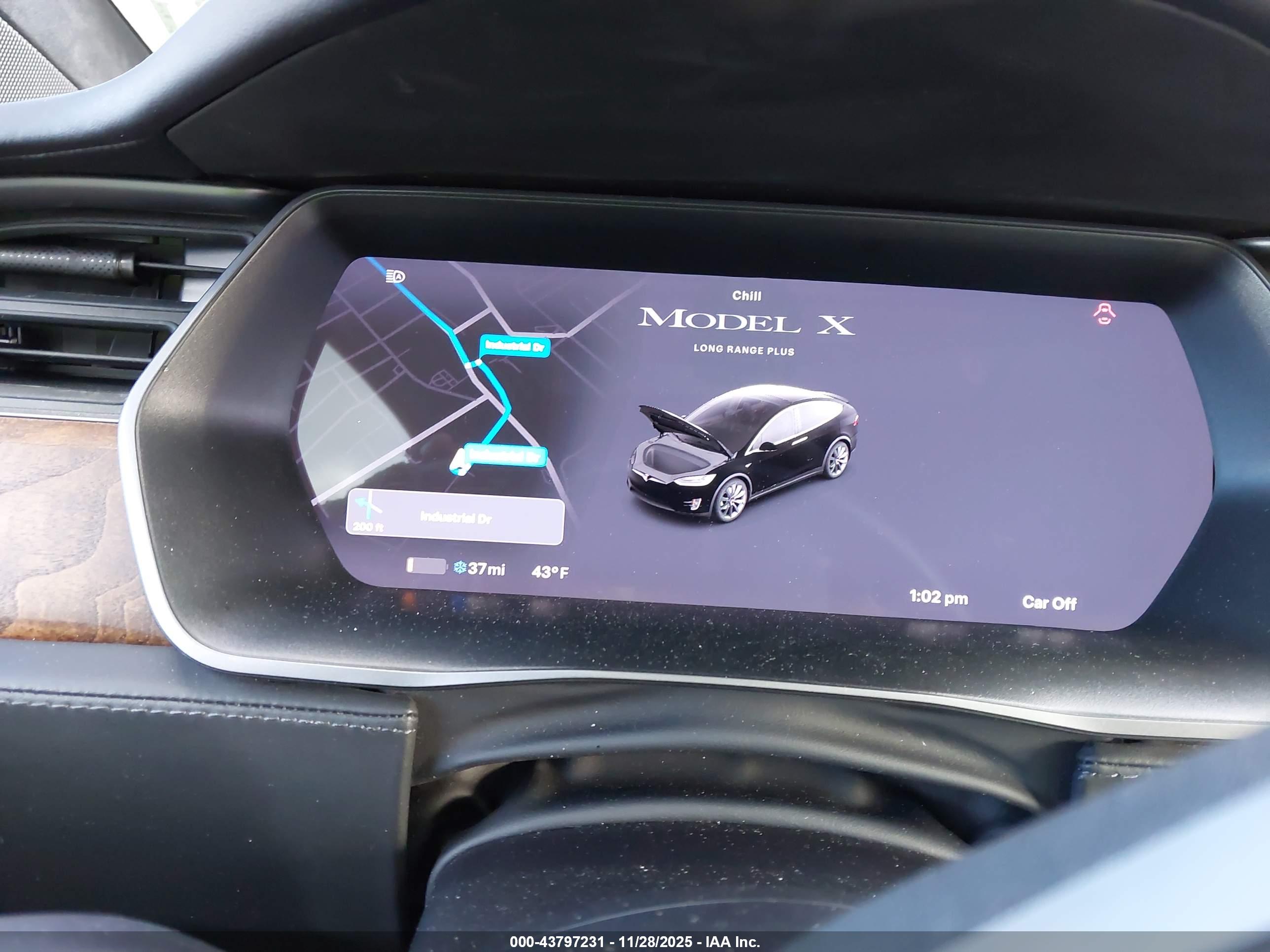 TESLA MODEL image 7