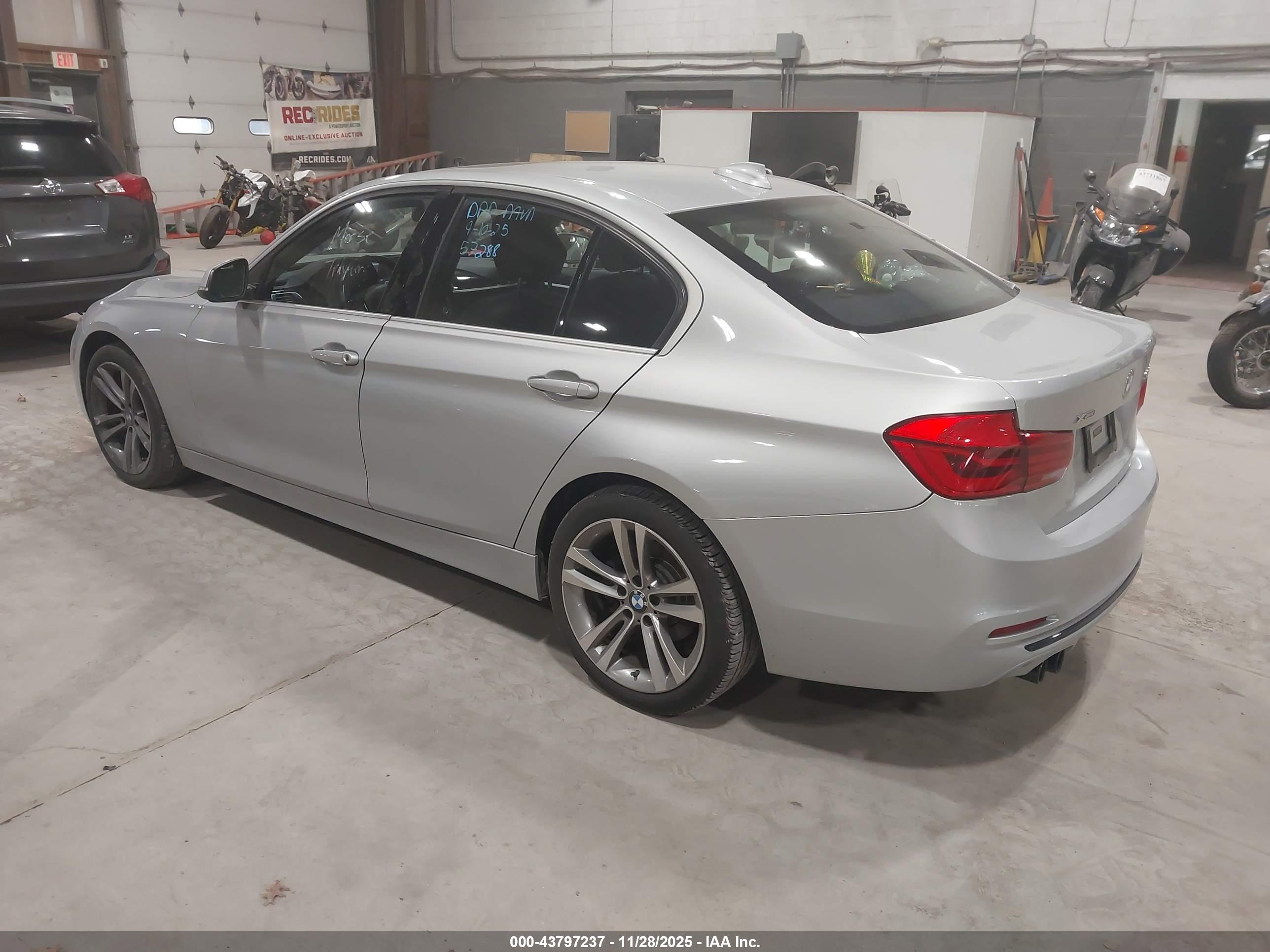 BMW 330I image 3
