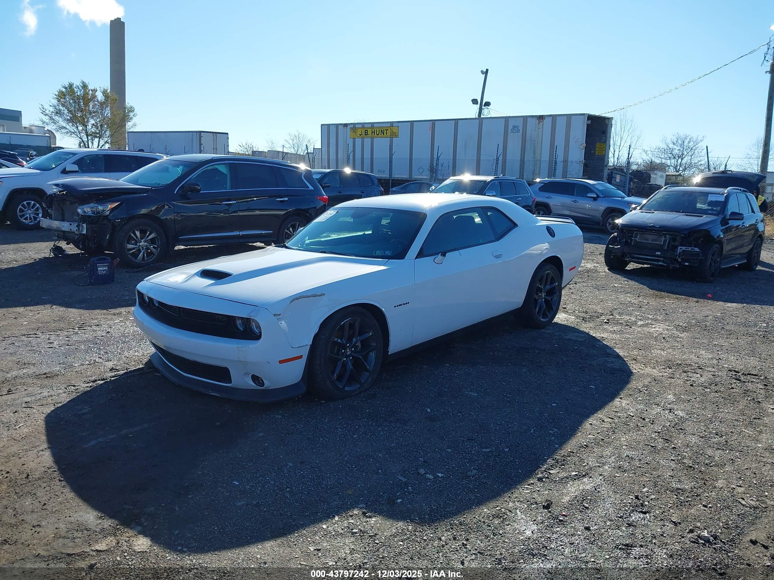 DODGE CHALLENGER image 2