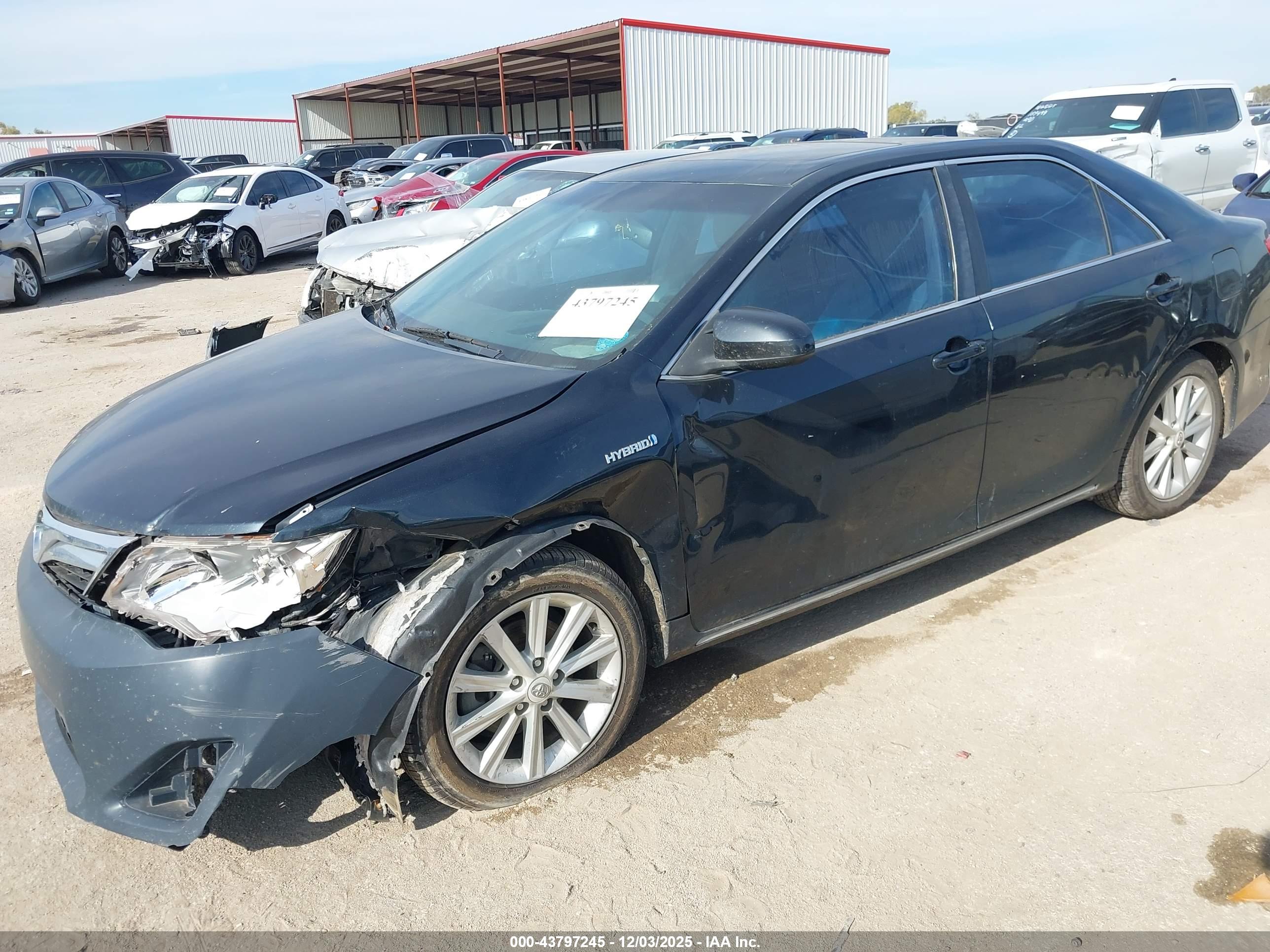 TOYOTA CAMRY image 2