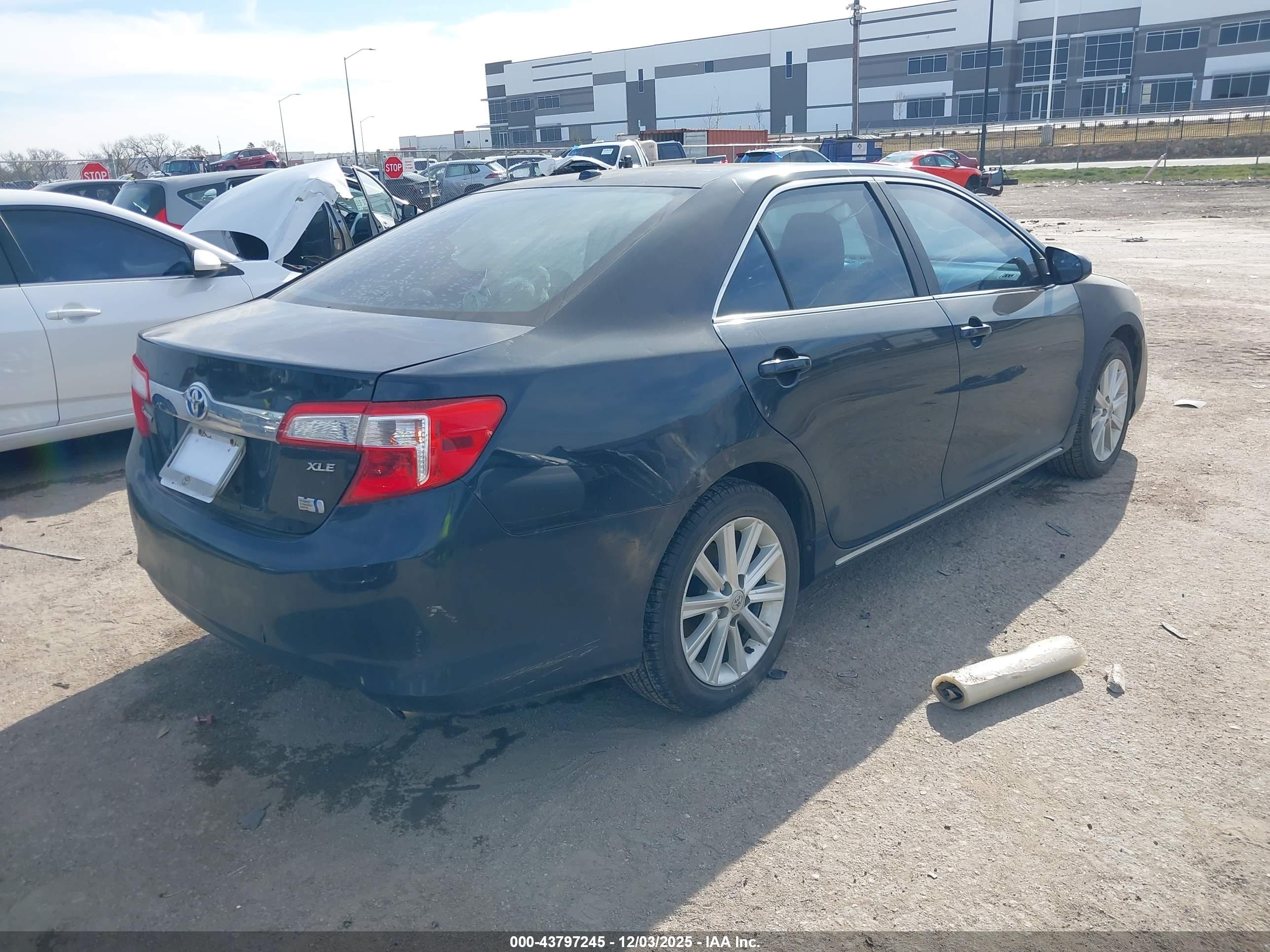 TOYOTA CAMRY image 4