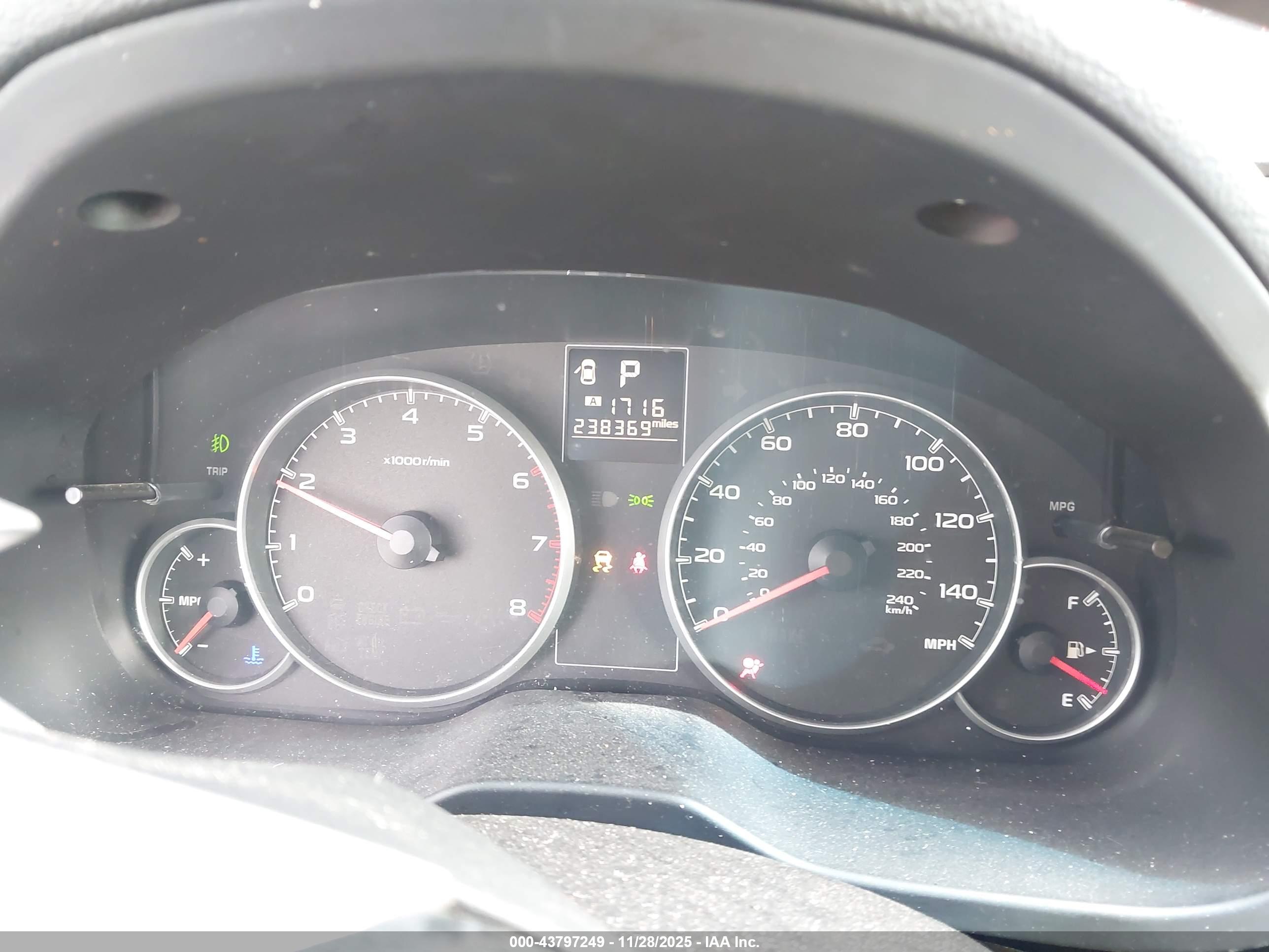 SUBARU OUTBACK image 7