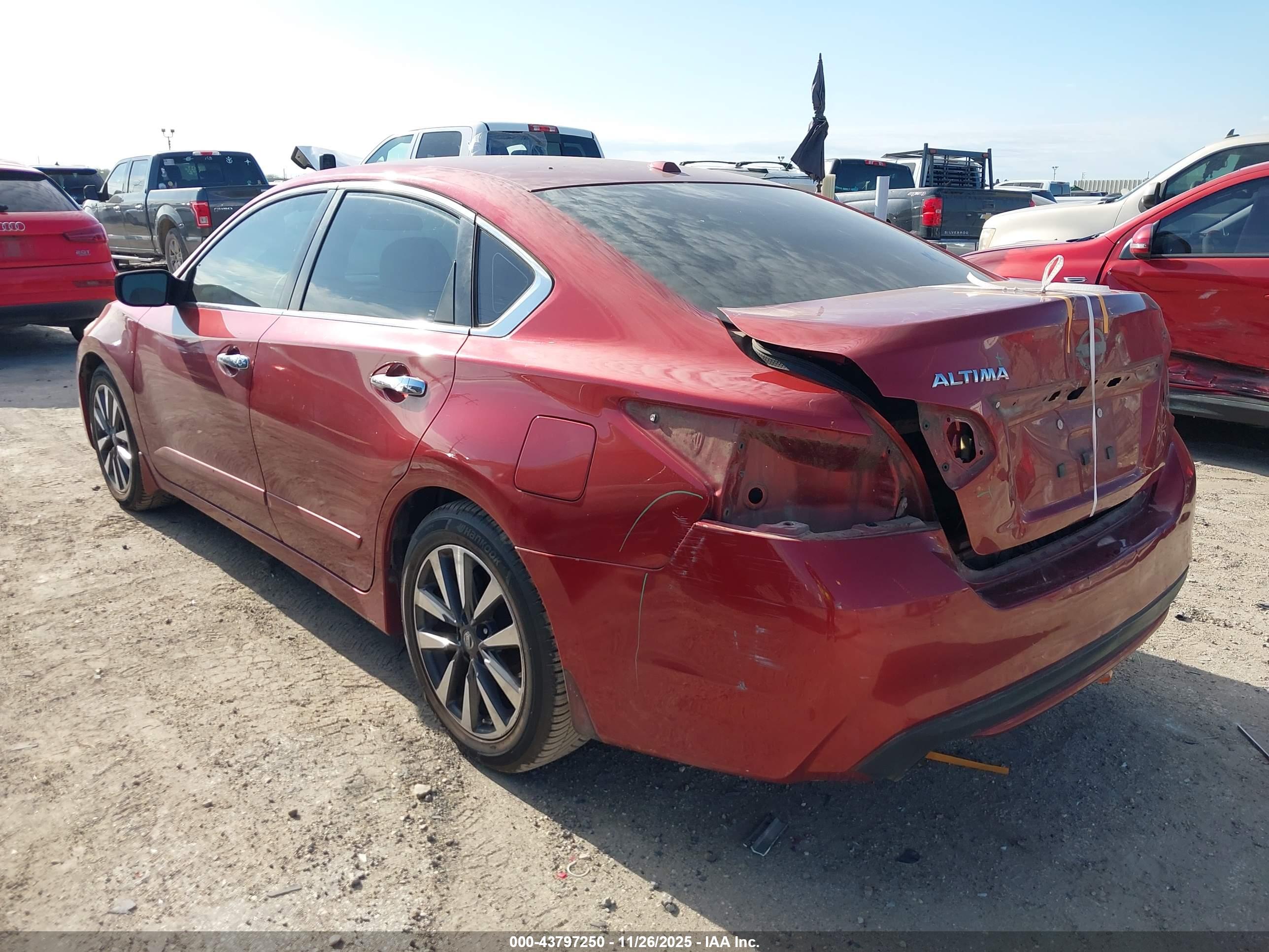 NISSAN ALTIMA image 3