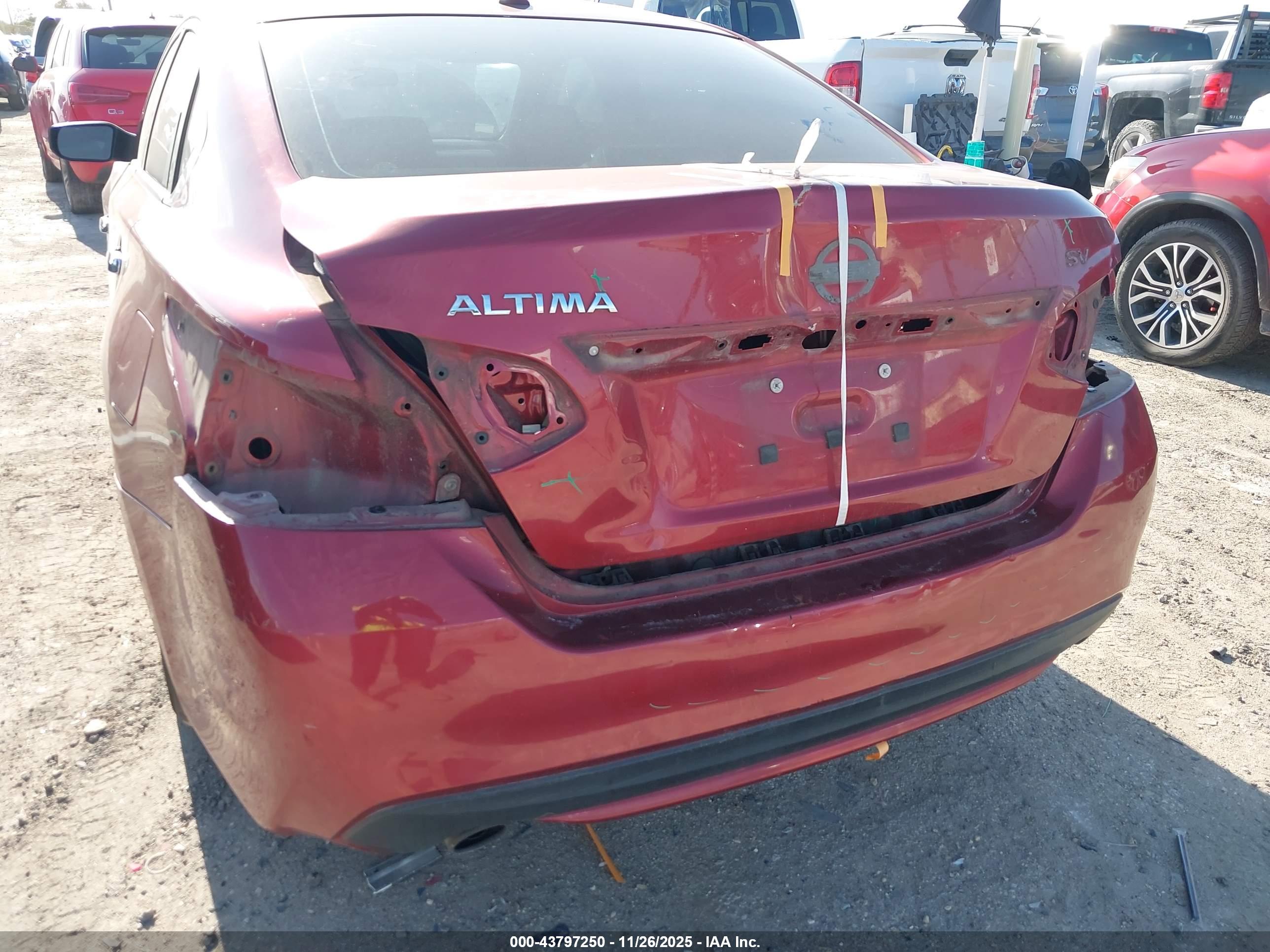 NISSAN ALTIMA image 6