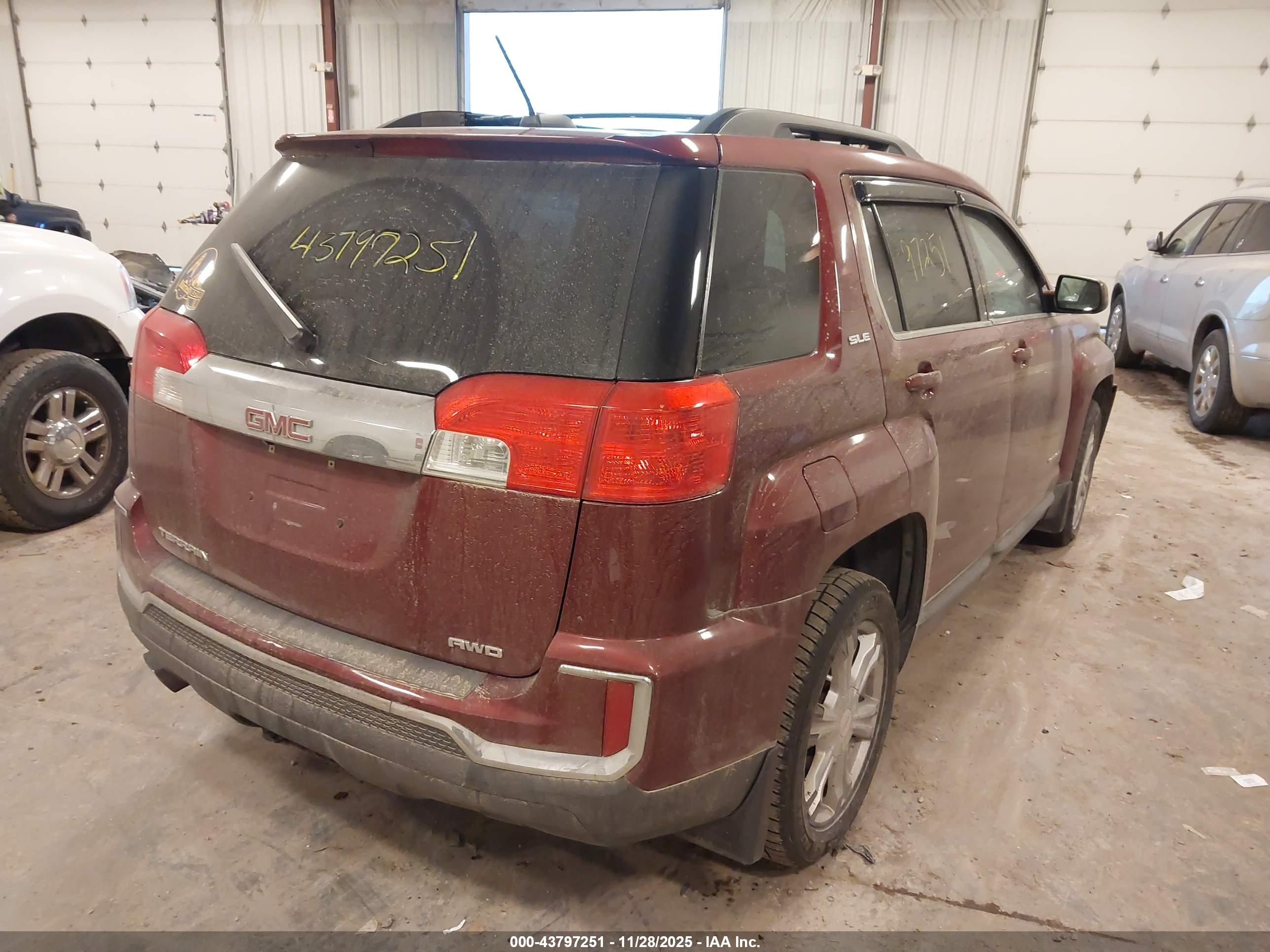 GMC TERRAIN image 4