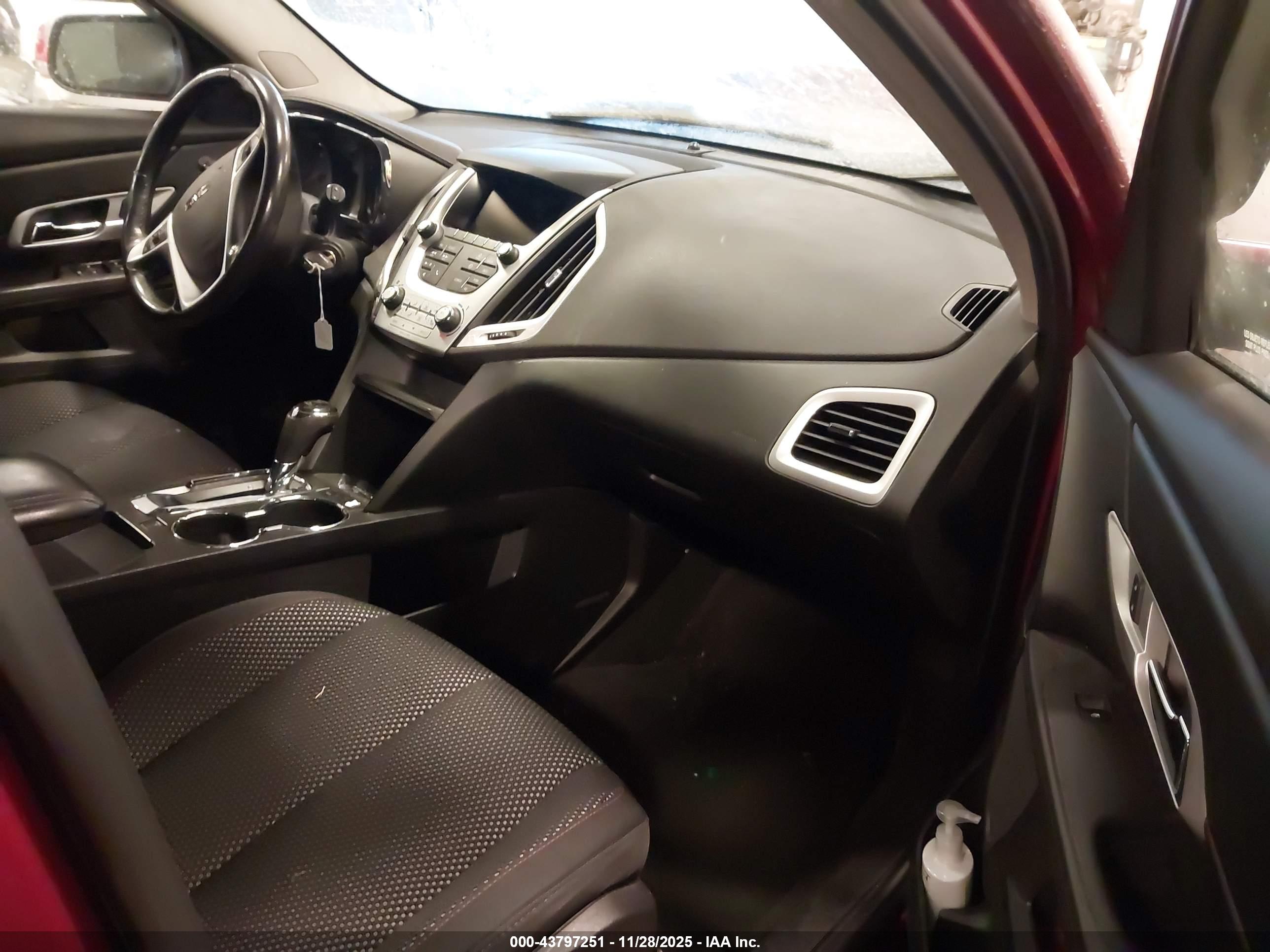 GMC TERRAIN image 5