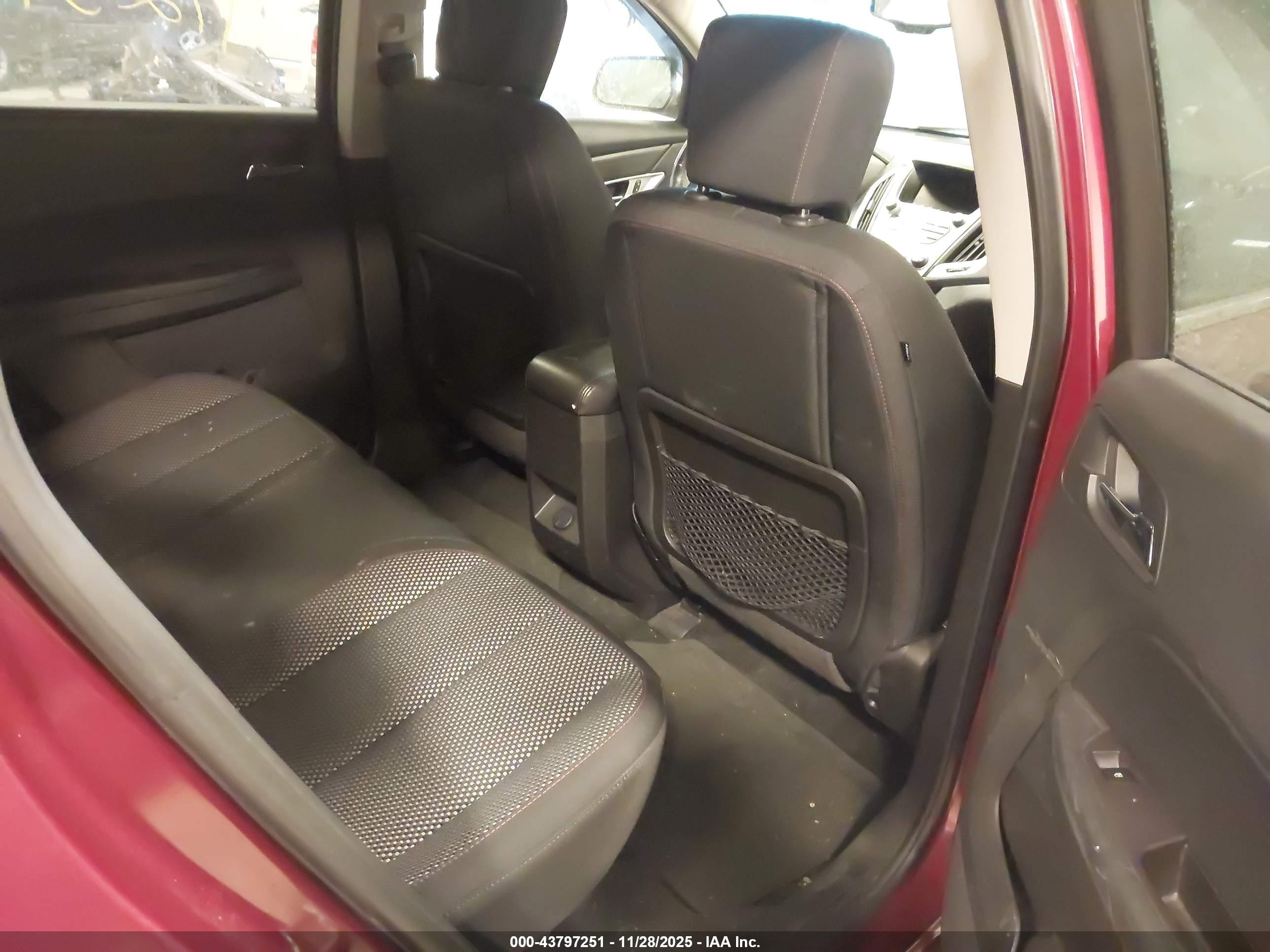 GMC TERRAIN image 8