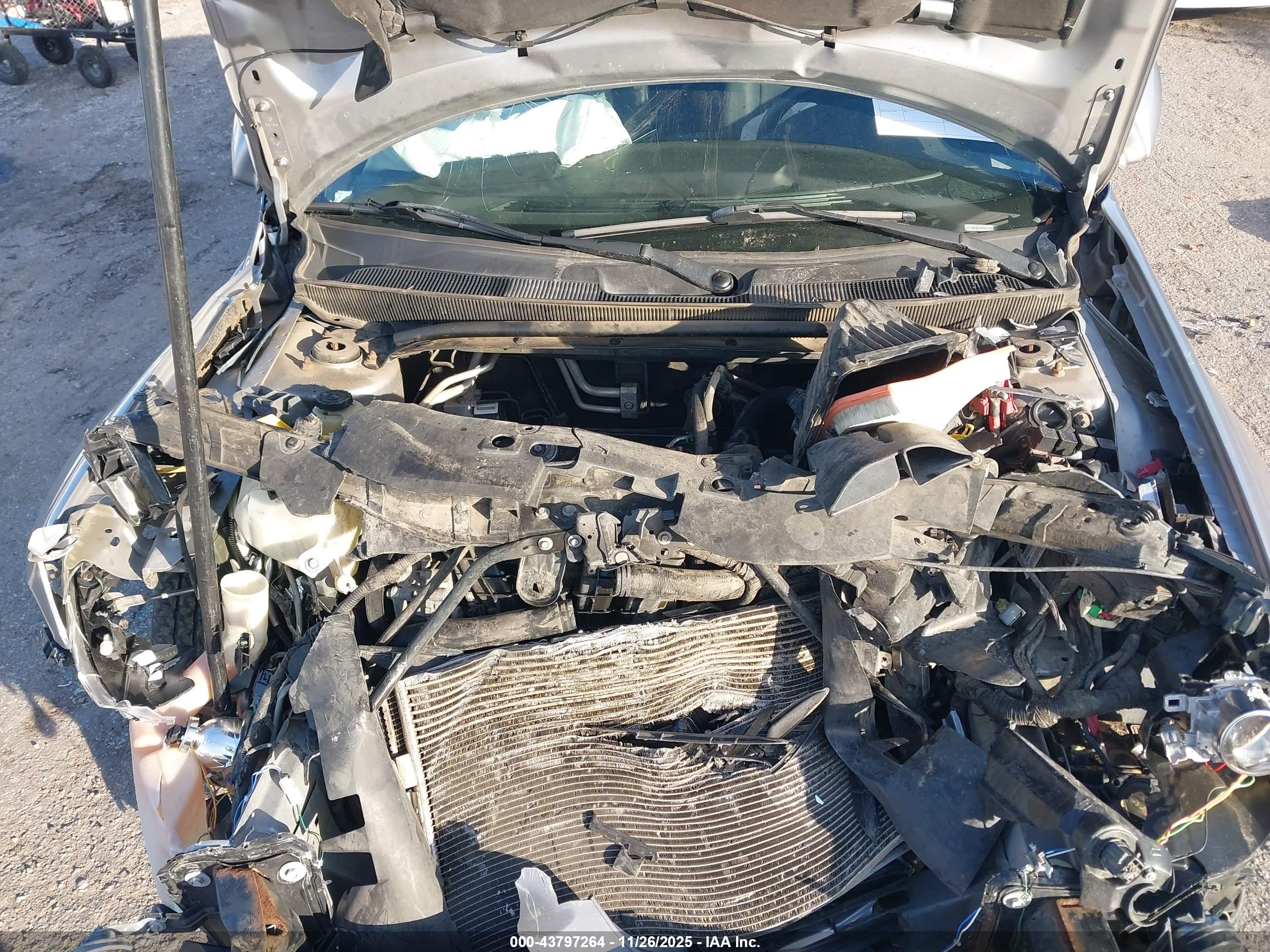 CHRYSLER 200 image 10