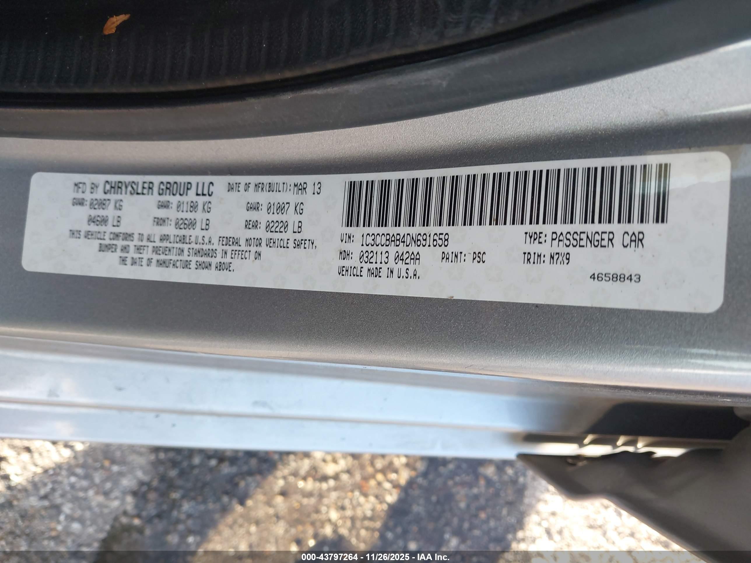 CHRYSLER 200 image 9
