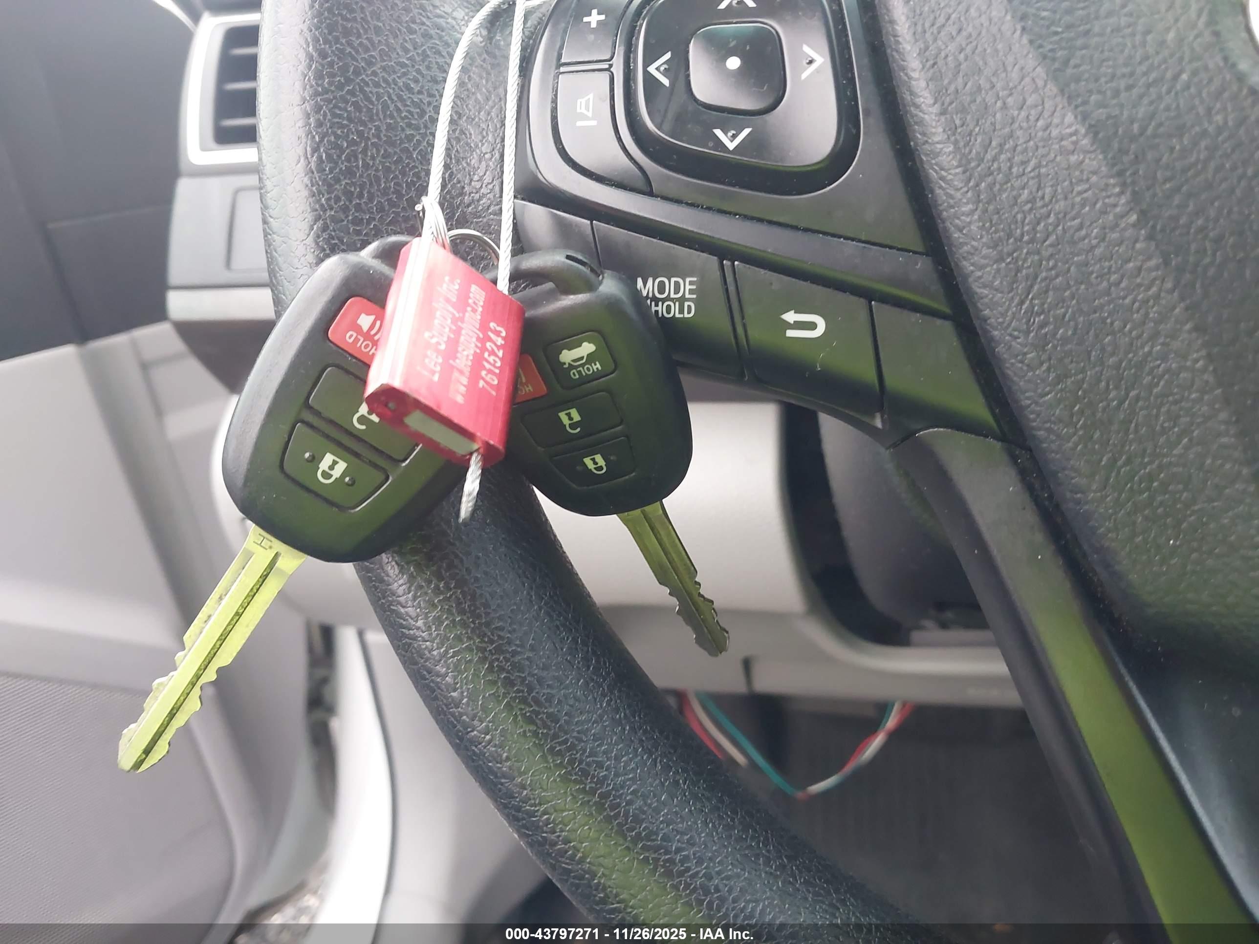TOYOTA CAMRY image 11