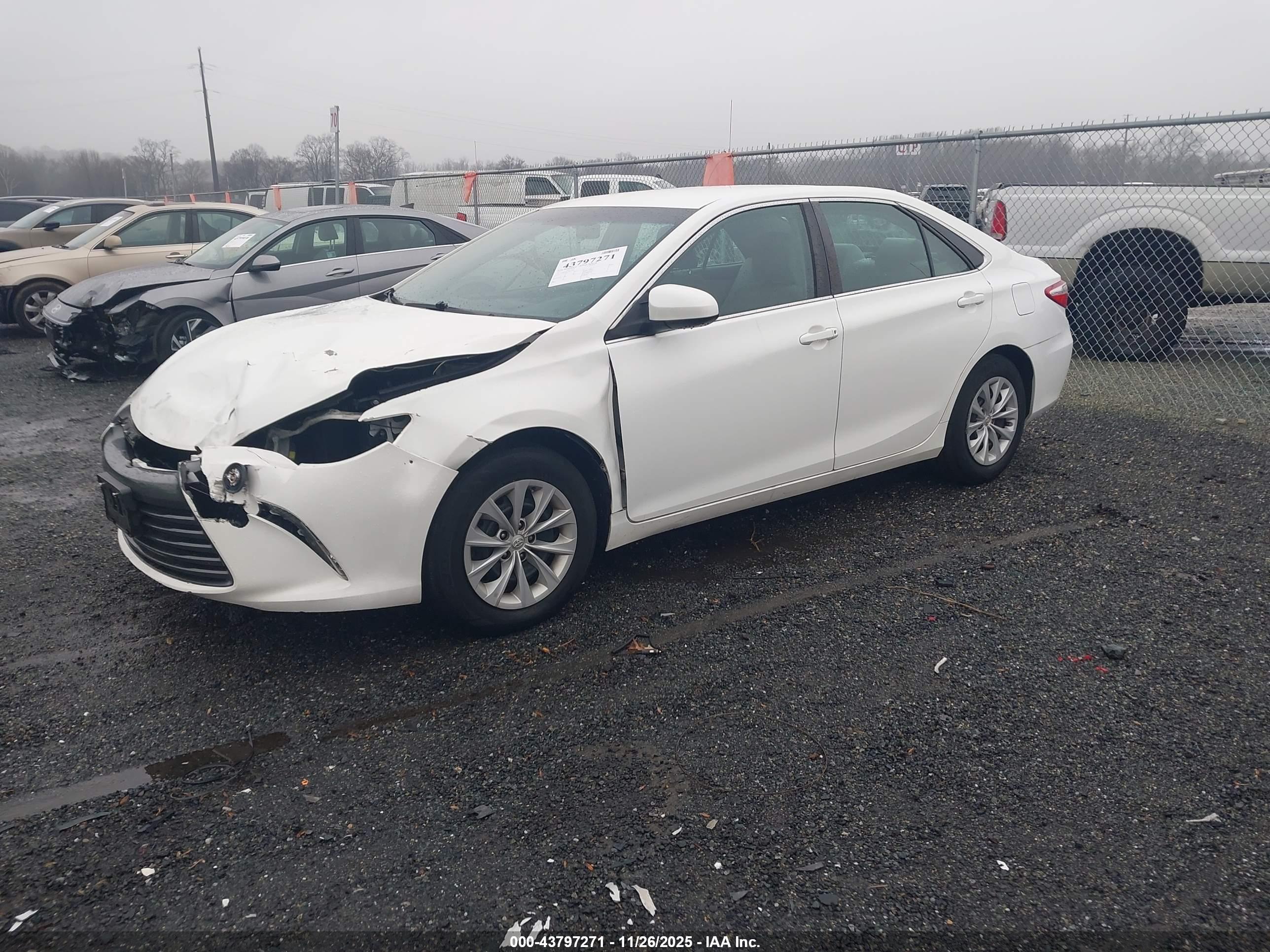 TOYOTA CAMRY image 2