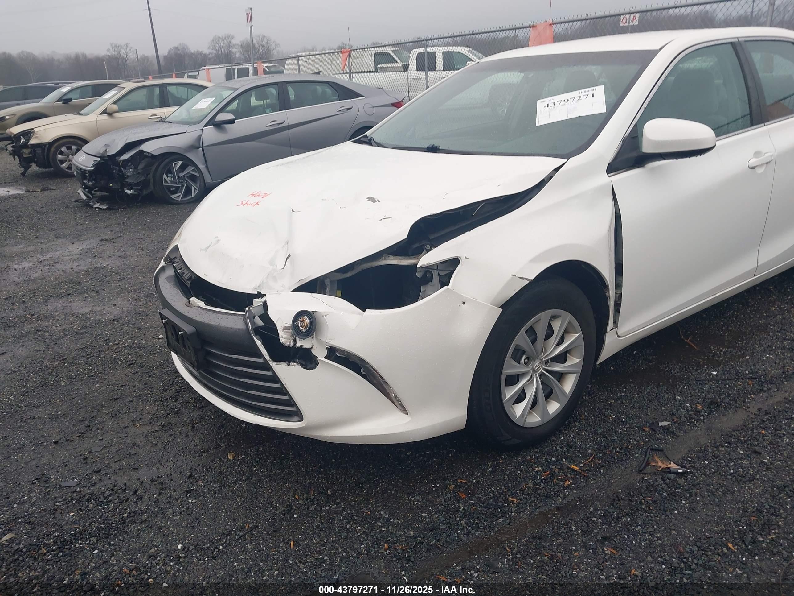 TOYOTA CAMRY image 6