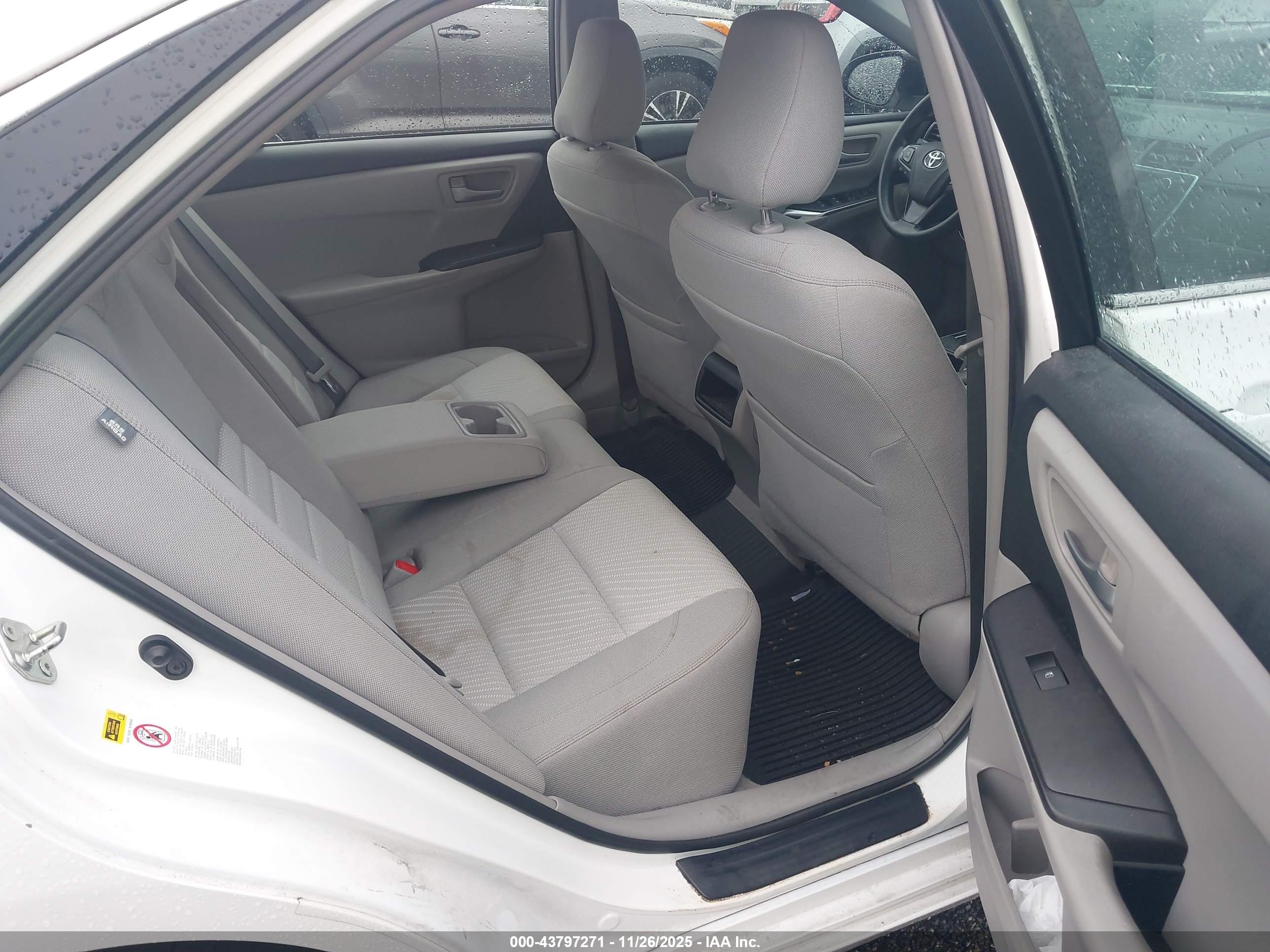 TOYOTA CAMRY image 8