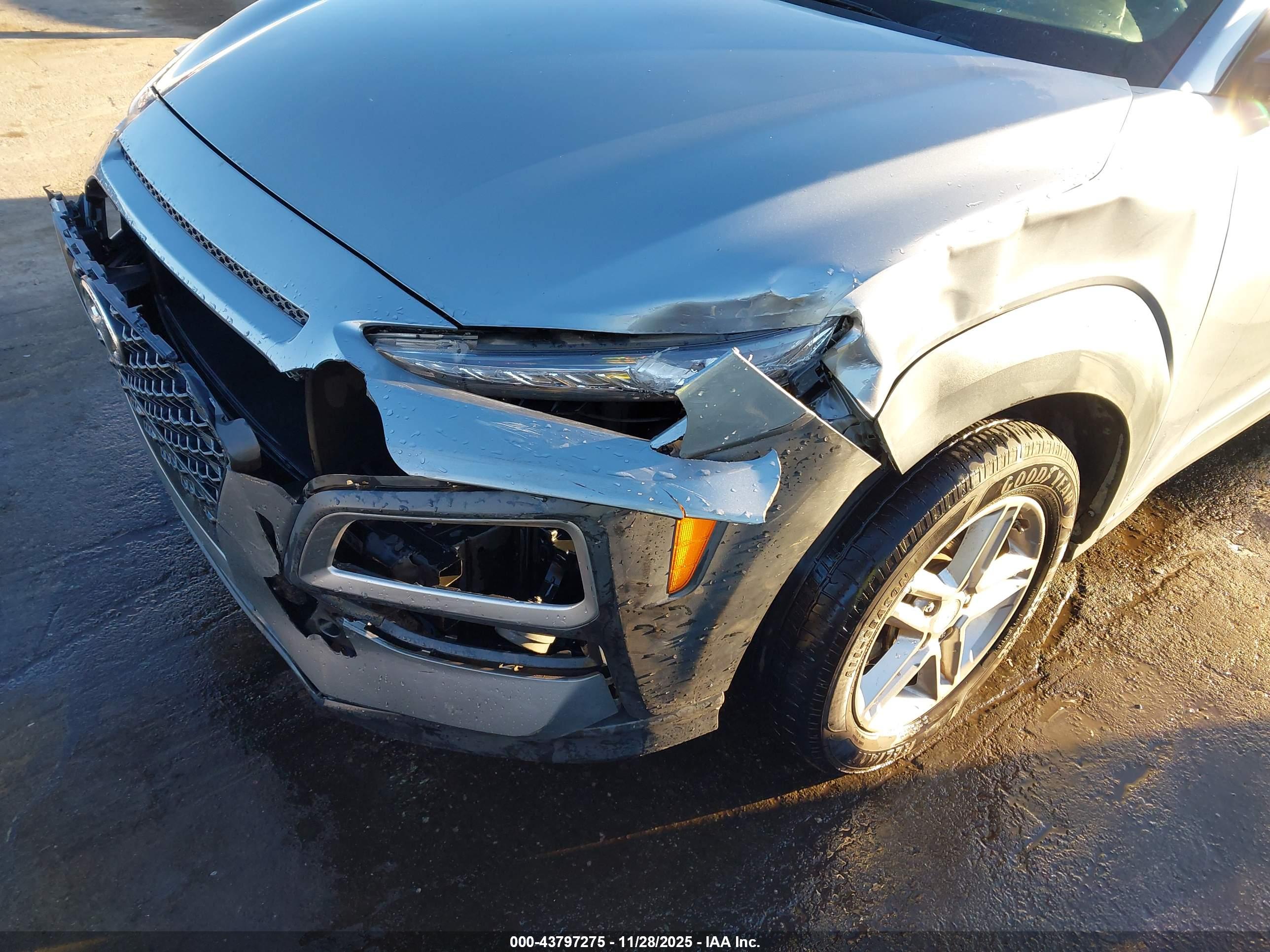 HYUNDAI KONA image 6