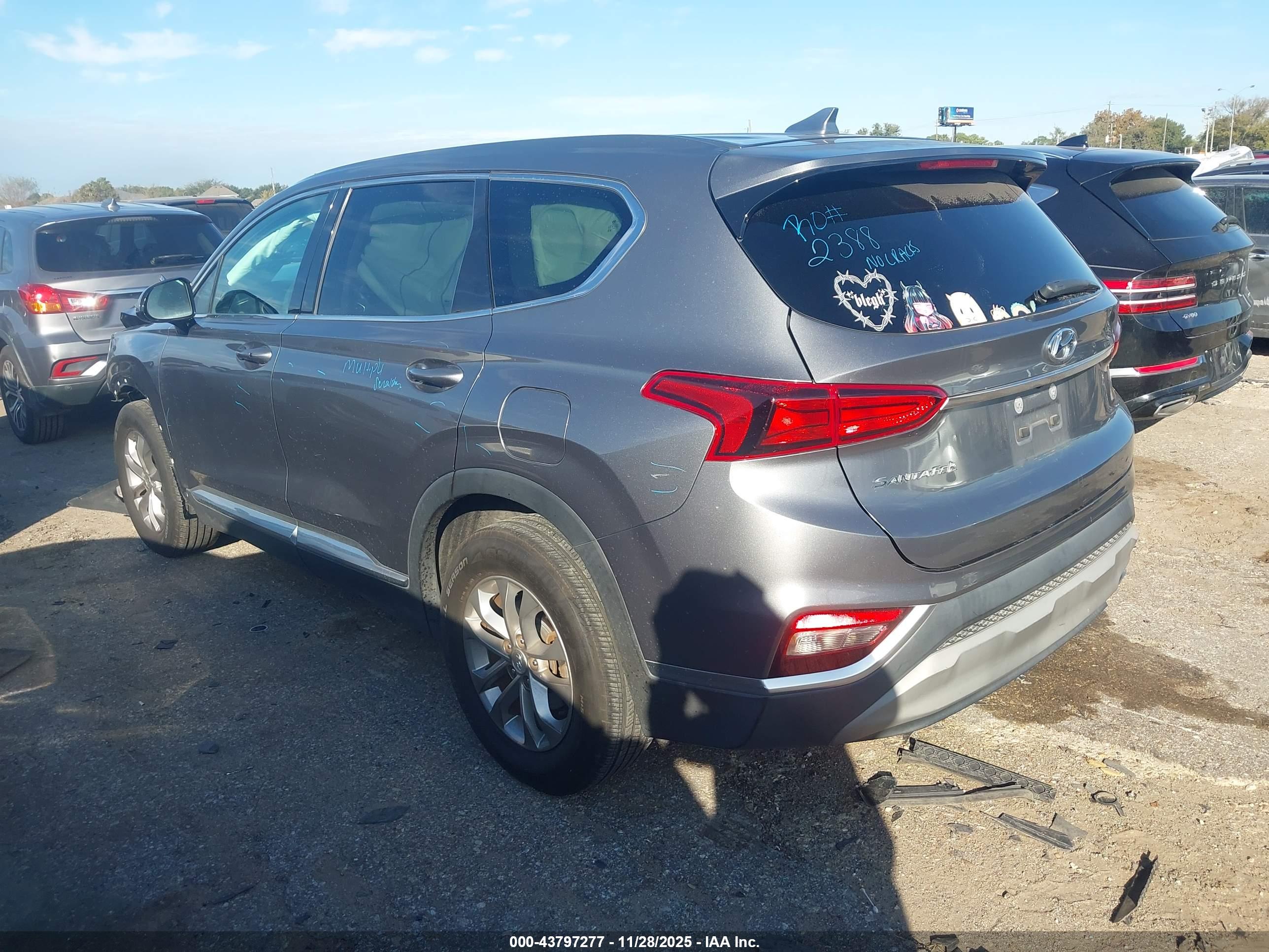HYUNDAI SANTA image 3