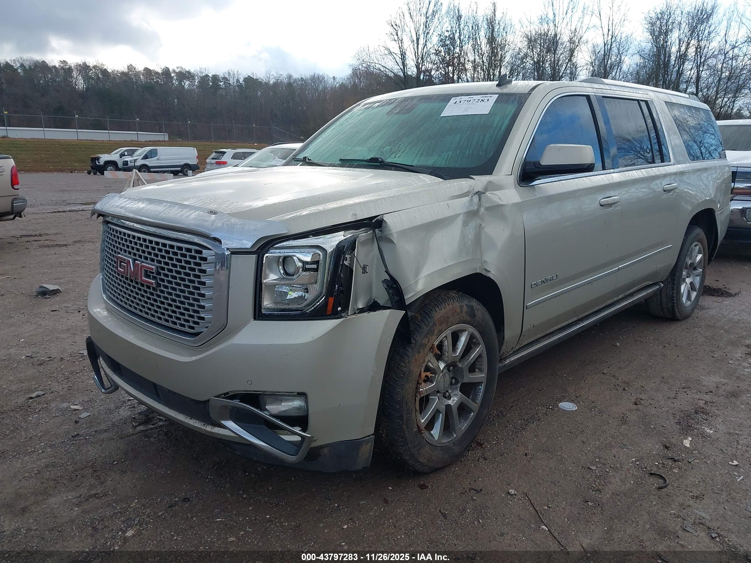 GMC YUKON image 6