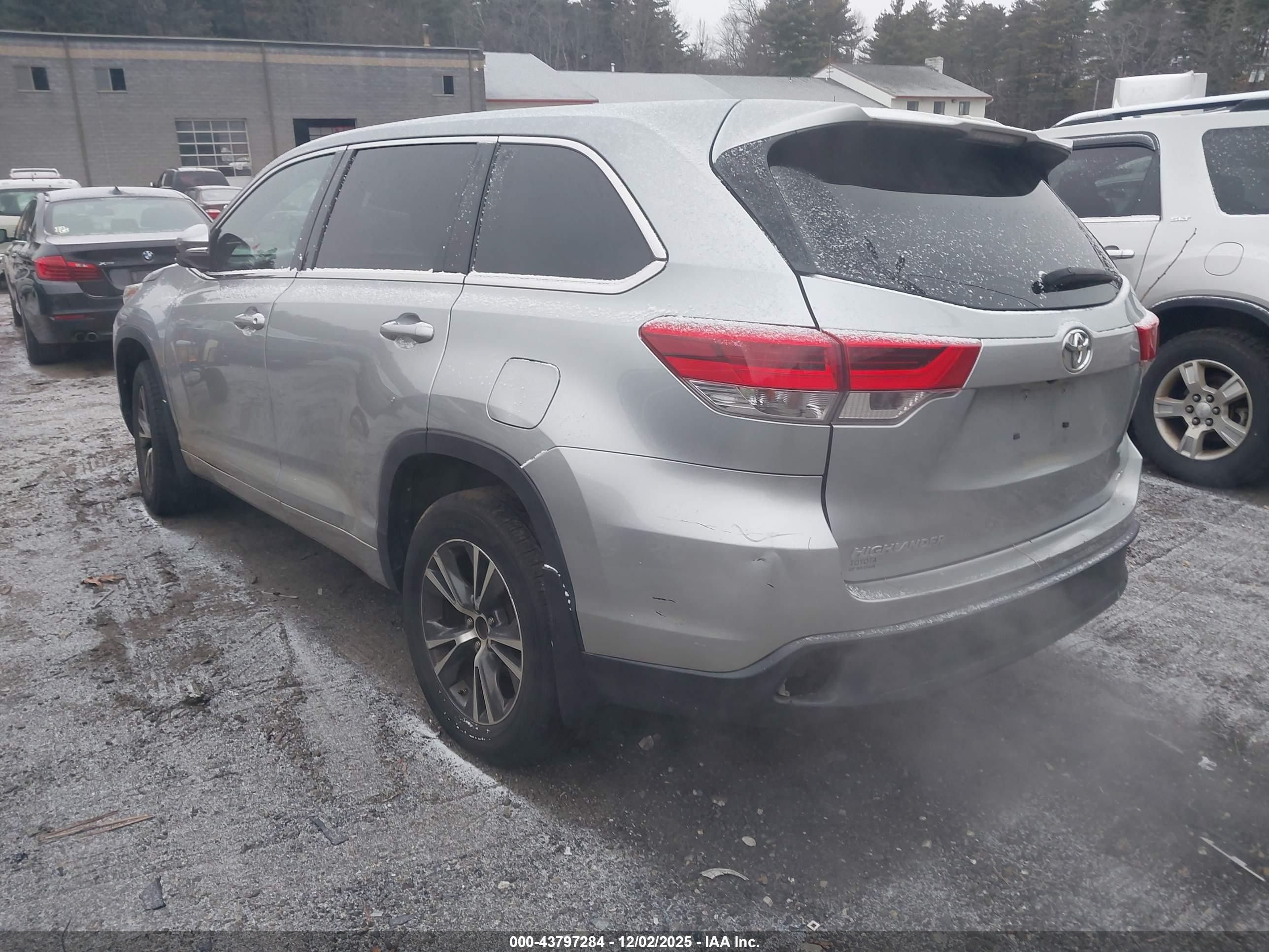 TOYOTA HIGHLANDER image 3