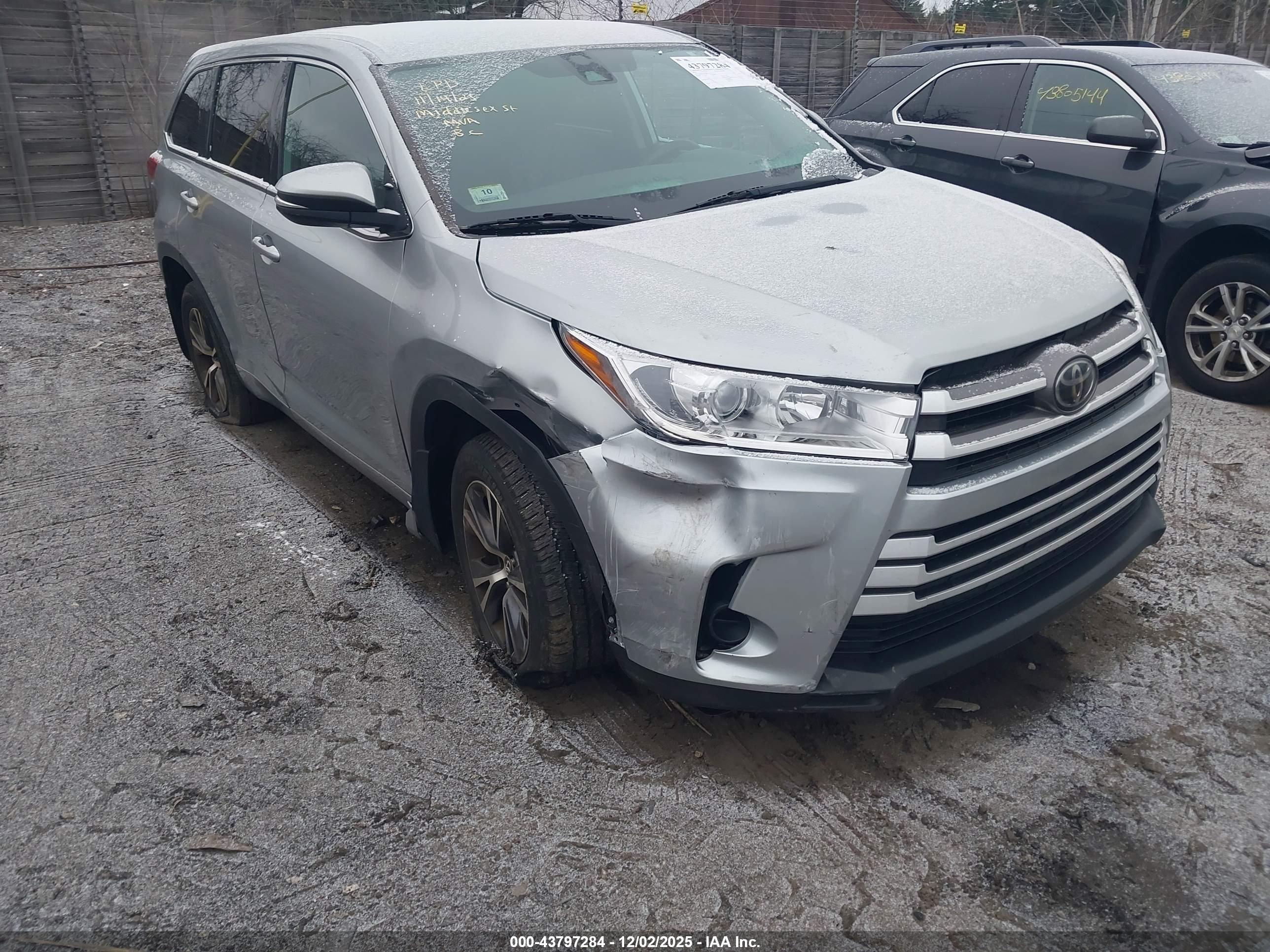 TOYOTA HIGHLANDER image 6