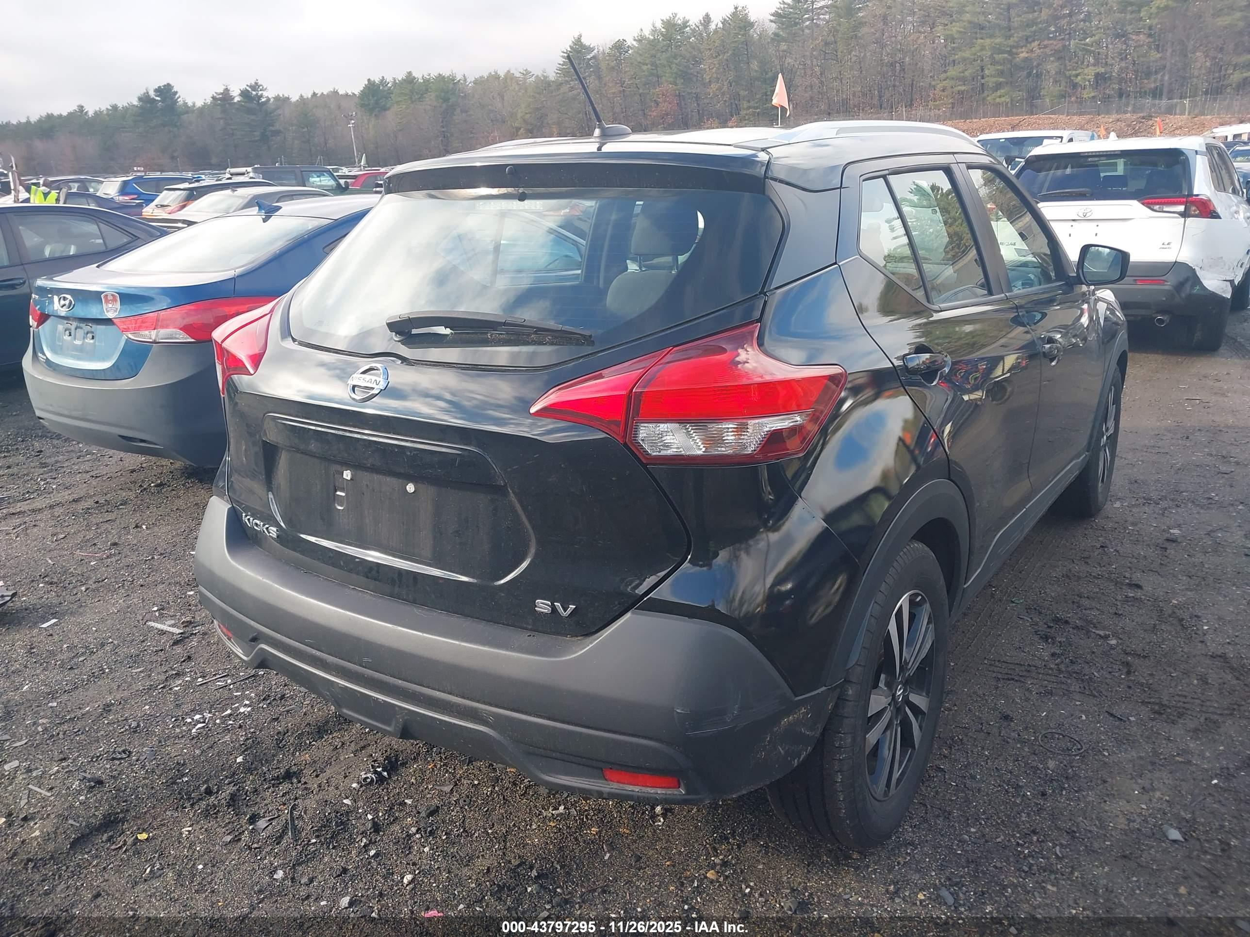 NISSAN KICKS image 4