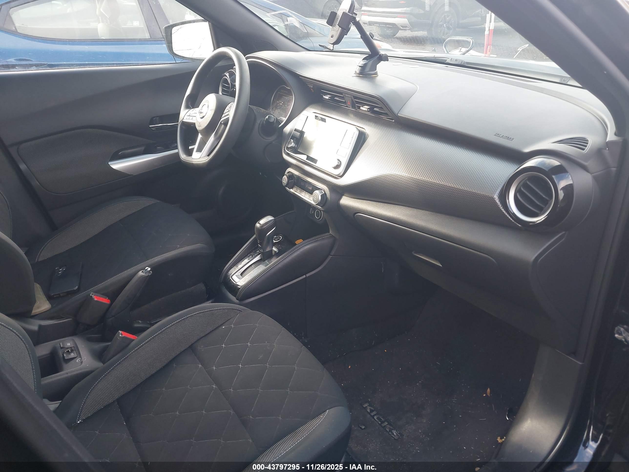 NISSAN KICKS image 5