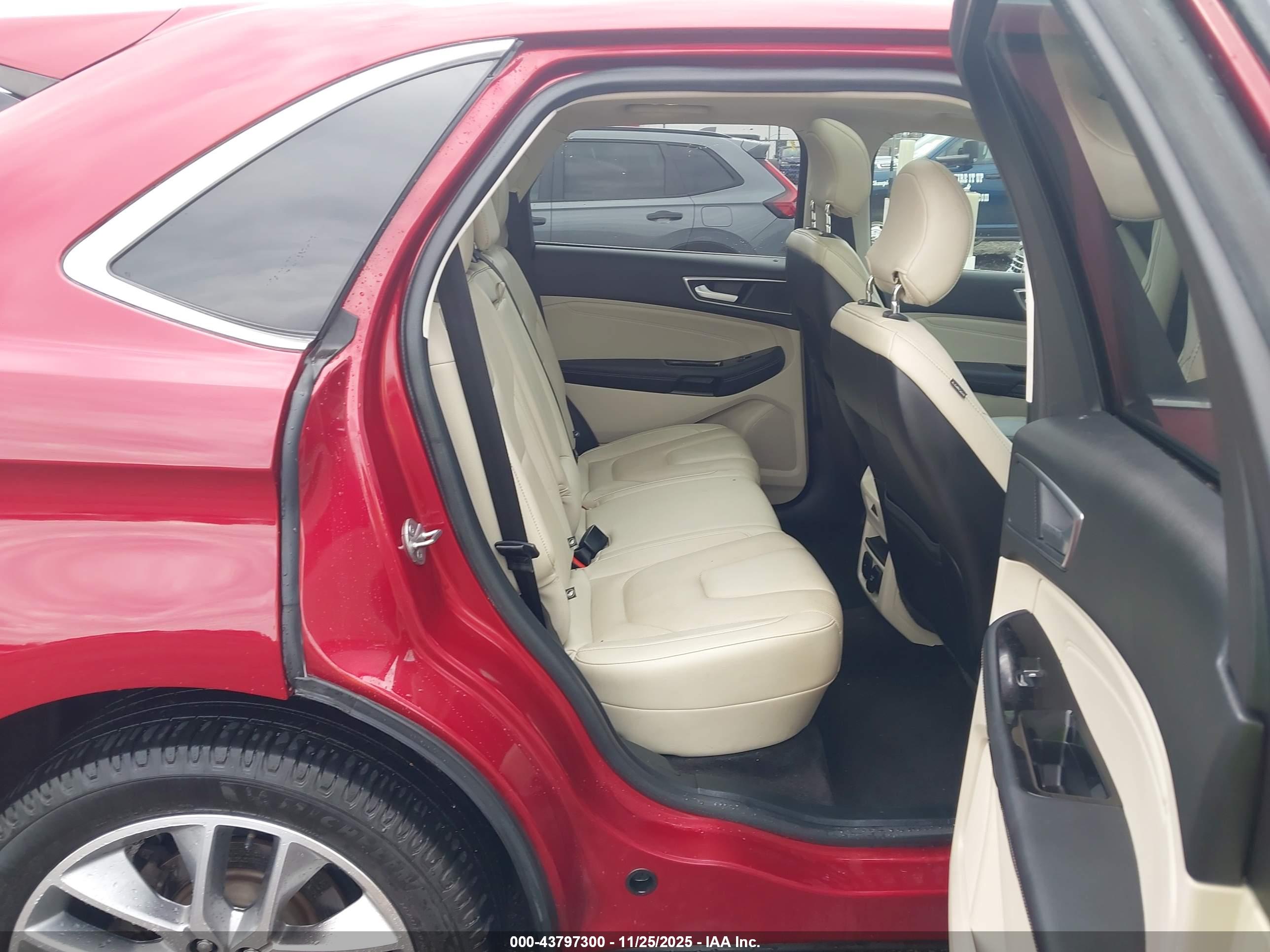 FORD EDGE image 8