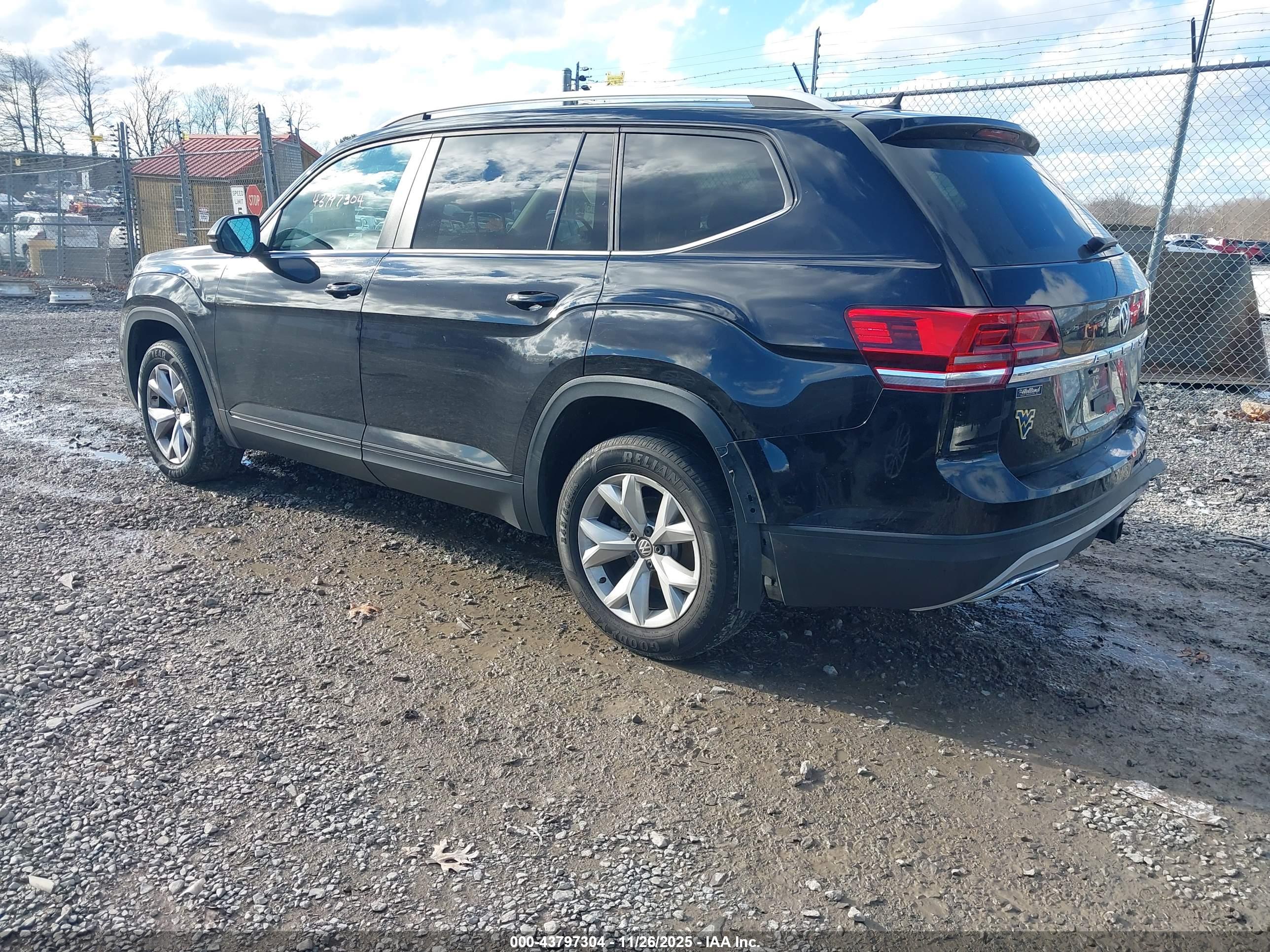VOLKSWAGEN ATLAS image 3