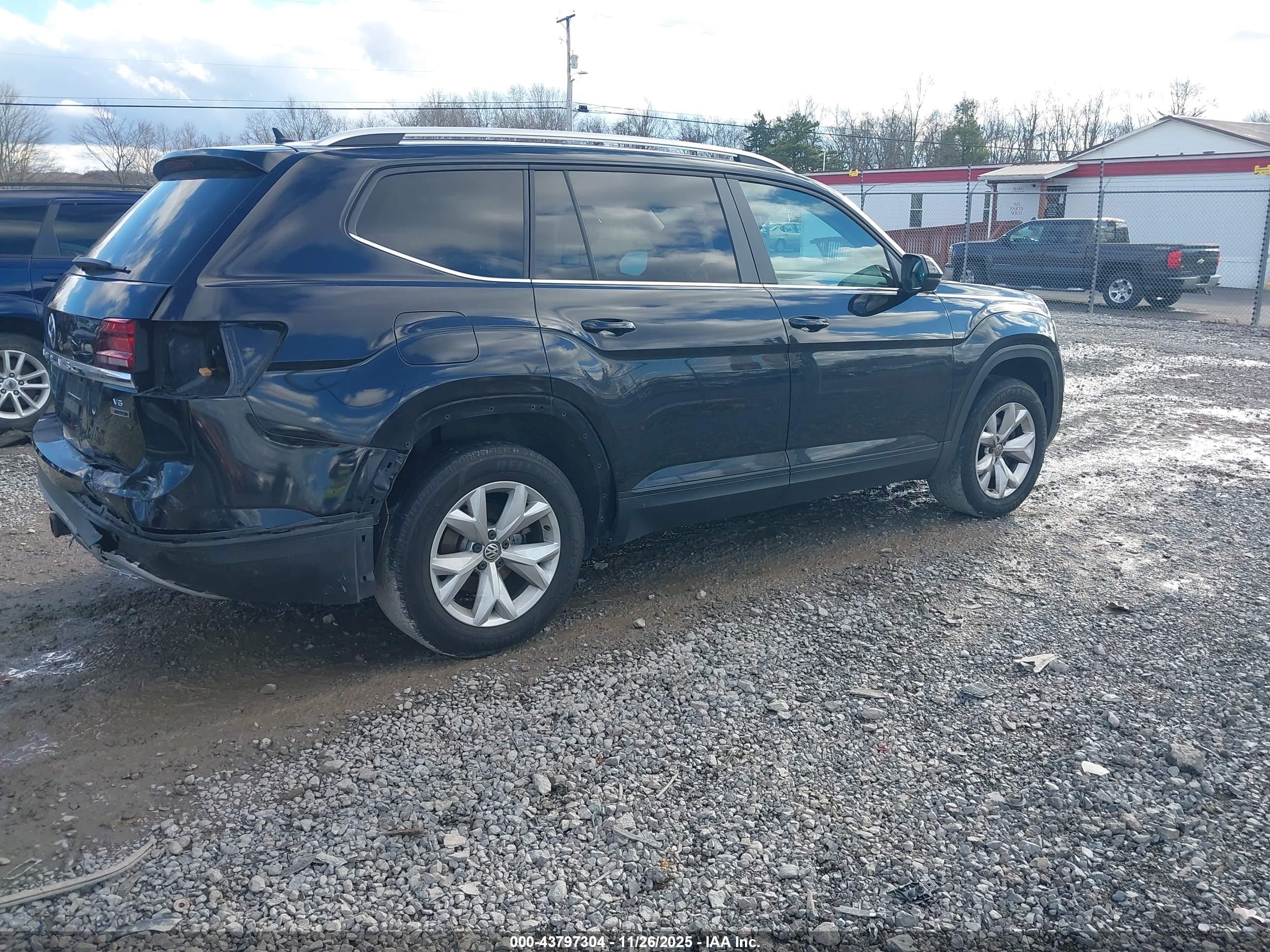 VOLKSWAGEN ATLAS image 4