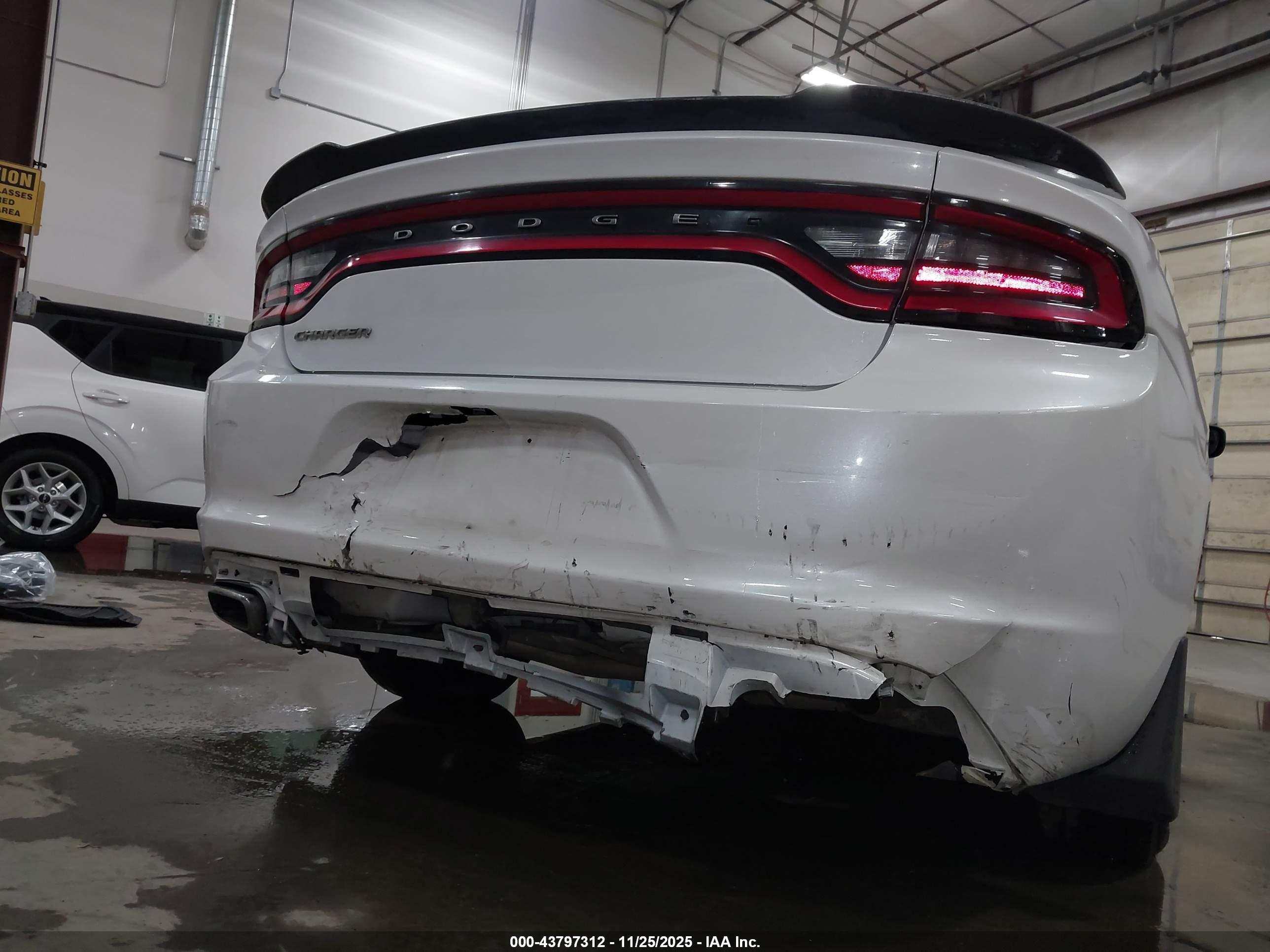 DODGE CHARGER image 6