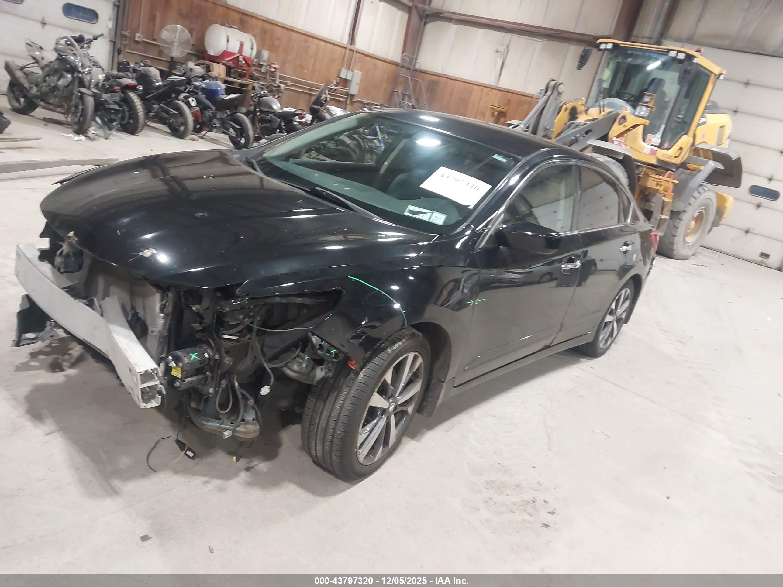 NISSAN ALTIMA image 2