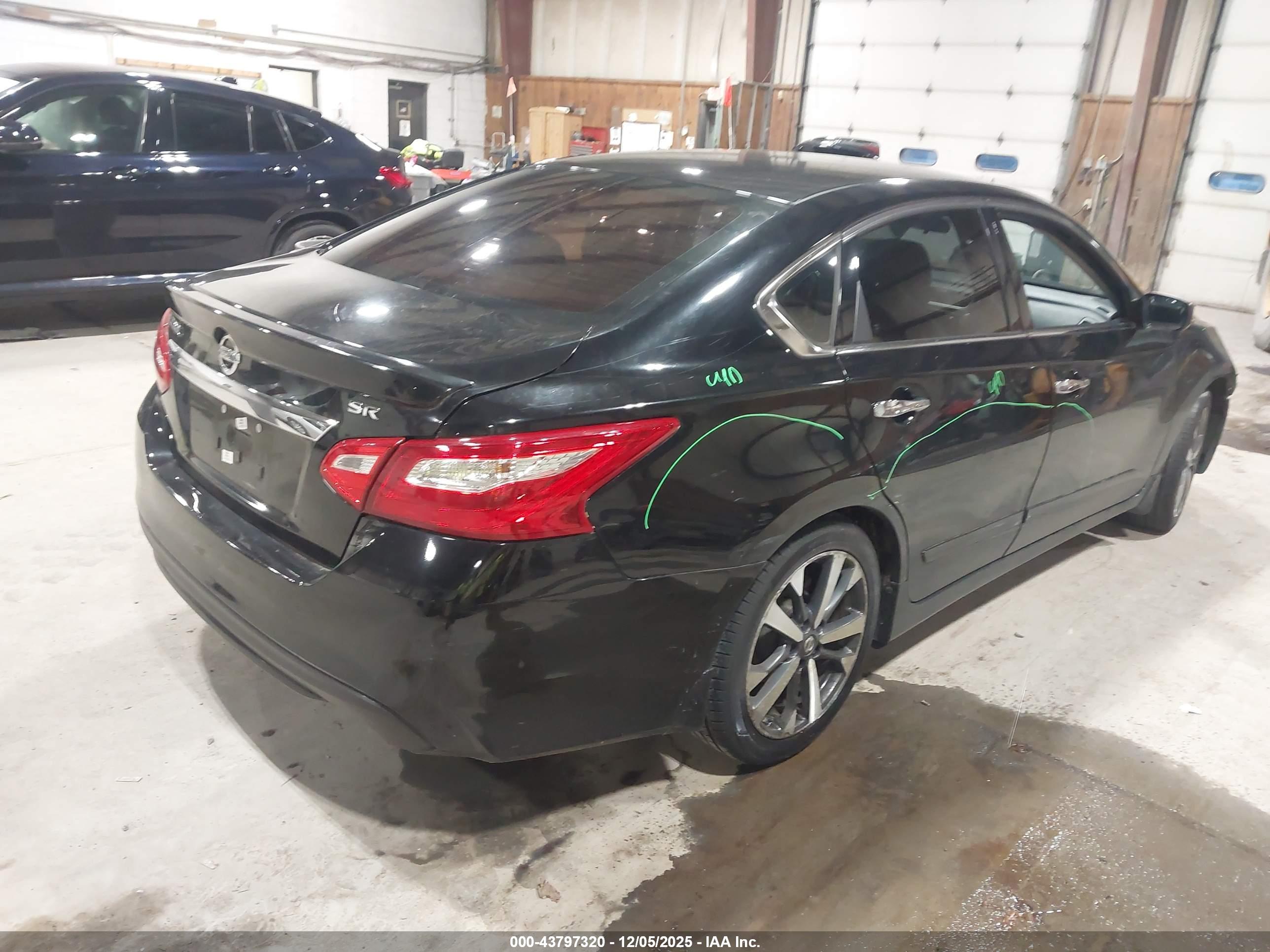 NISSAN ALTIMA image 4
