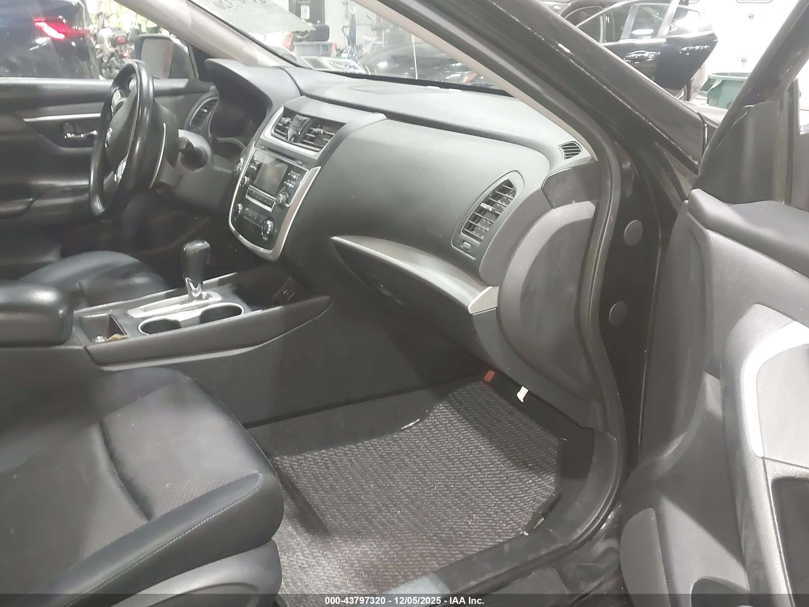 NISSAN ALTIMA image 5