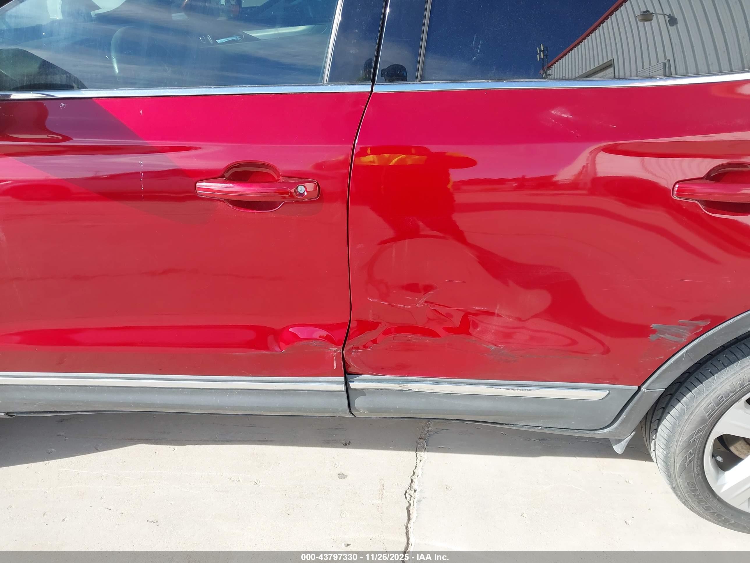 LINCOLN MKC image 6