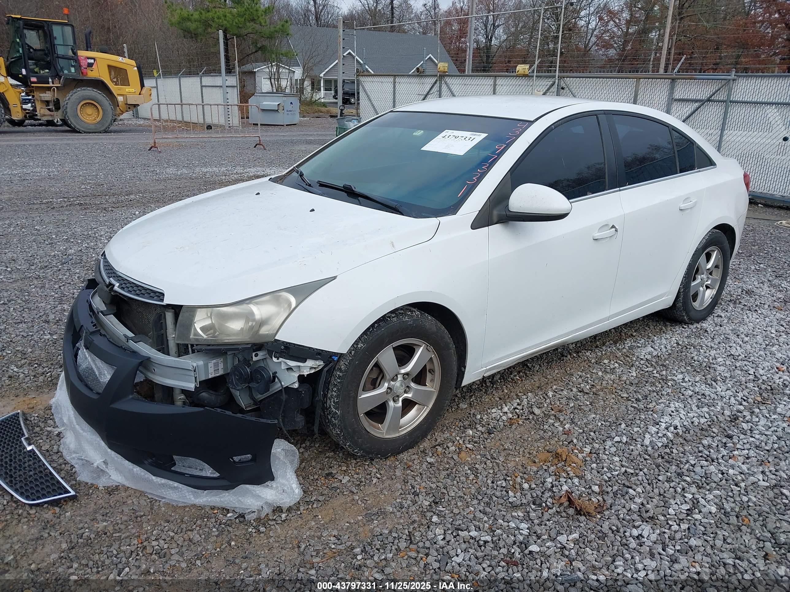 CHEVROLET CRUZE image 2