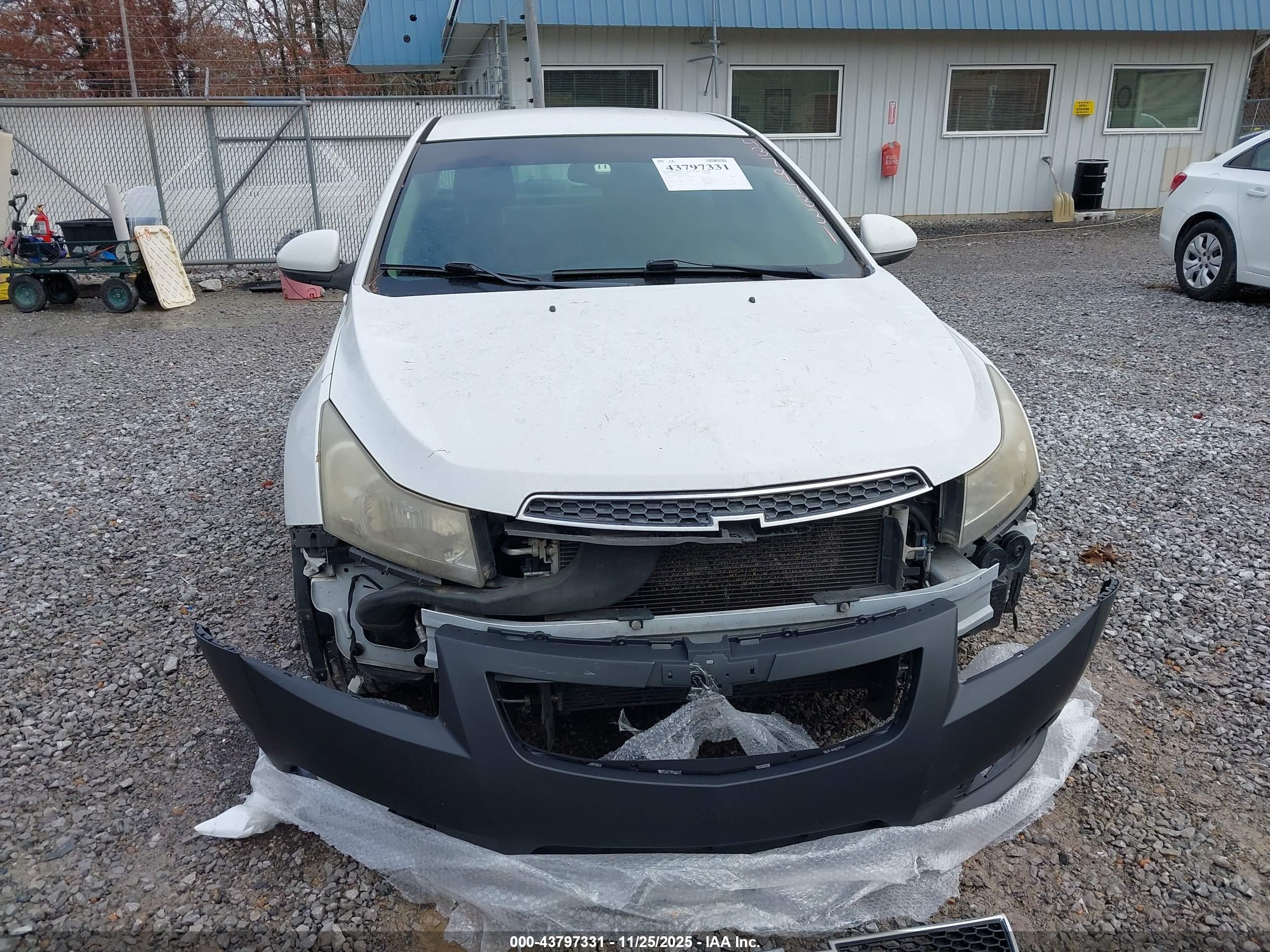 CHEVROLET CRUZE image 6