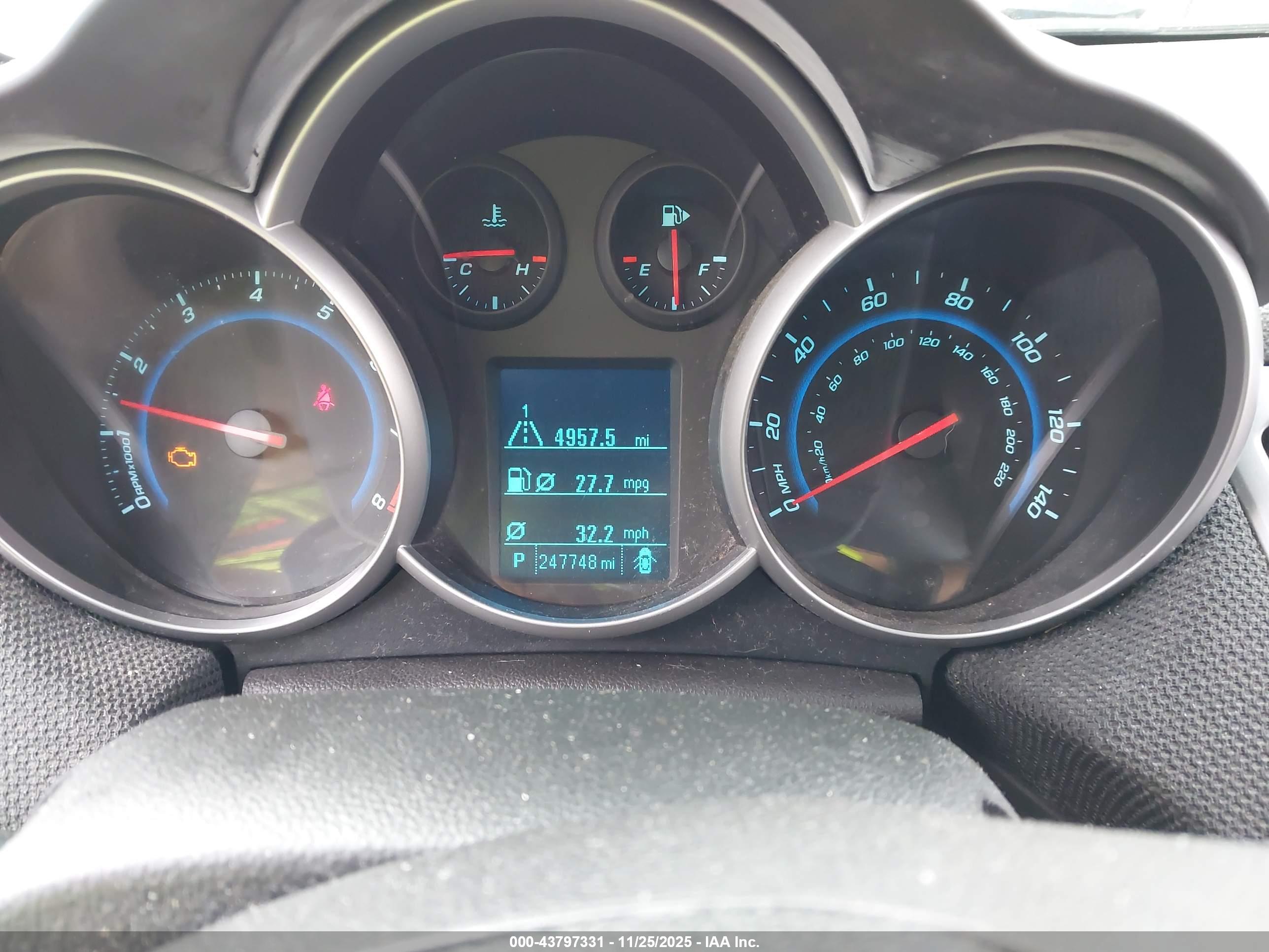 CHEVROLET CRUZE image 7
