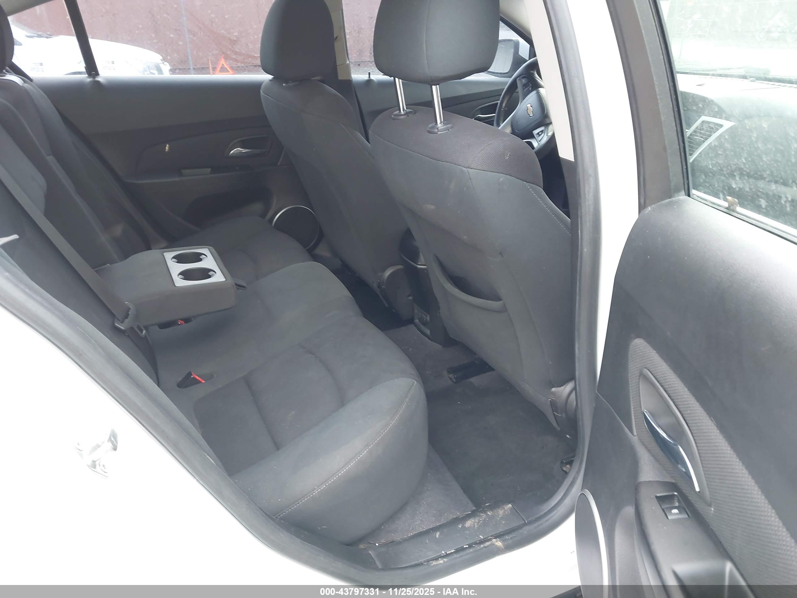 CHEVROLET CRUZE image 8
